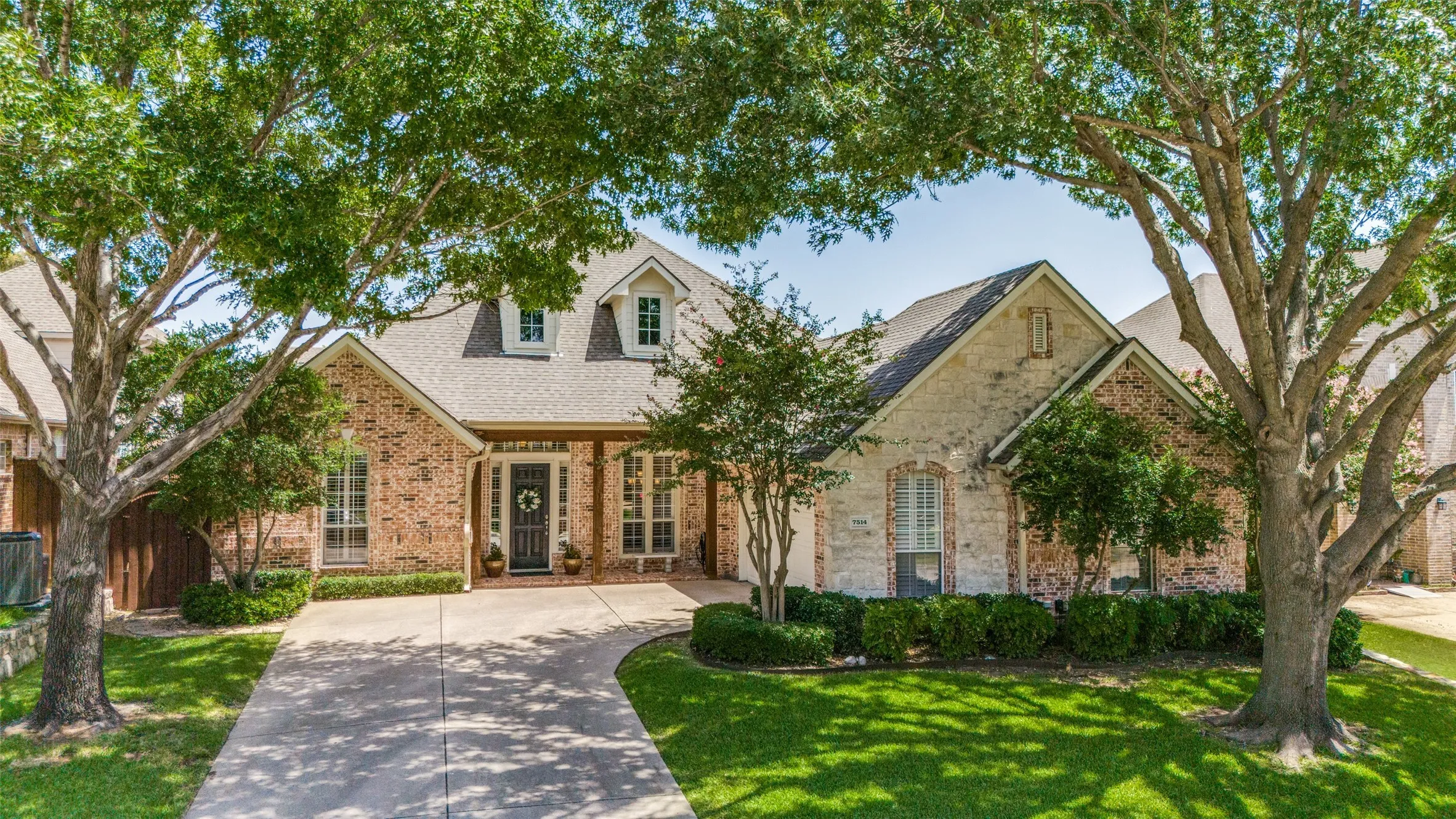 Single Family Residence For Sale in Dallas County , 7514 Spicewood Drive, Garland, Texas 75044, 3 Bedroom, 3 Bathroom, 2 Garage spaces, 2,623 Sqft, built in 2001, mls#21383805, Real Estate Agent in Garland, Homes For Sale in Dallas county, Homes For Sale in Garland, Realtor in Garland Texas, Real Estate Brokerage Independent Realty Texas, Luminita Cordes Realtor