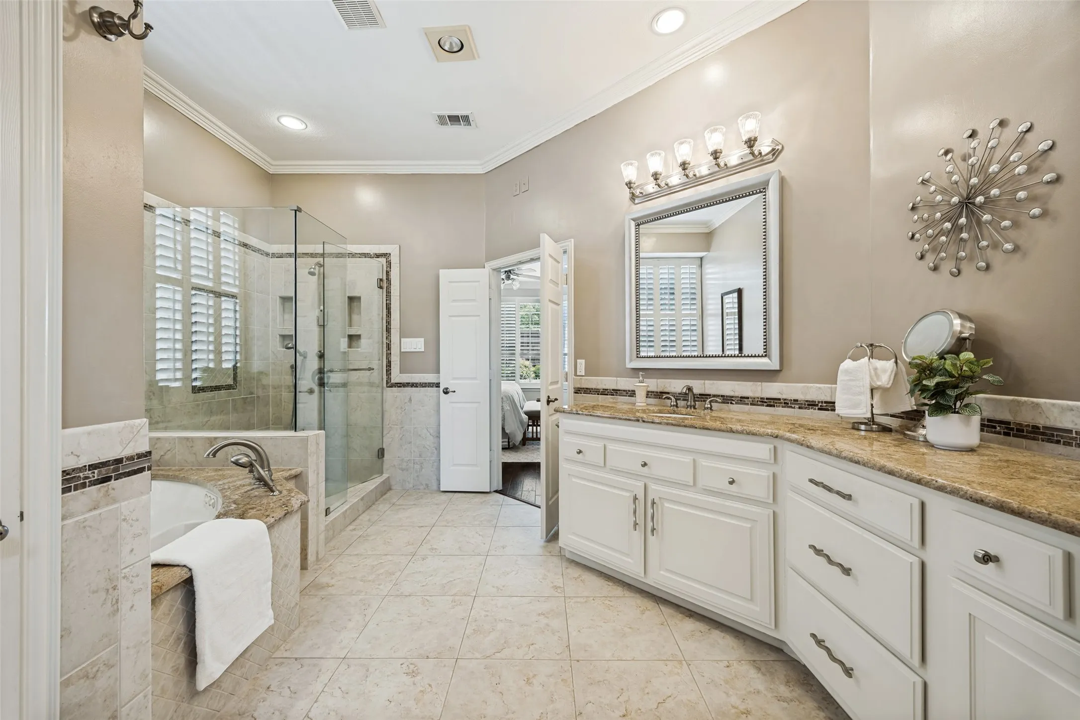 Single Family Residence For Sale in Dallas County , 7514 Spicewood Drive, Garland, Texas 75044, 3 Bedroom, 3 Bathroom, 2 Garage spaces, 2,623 Sqft, built in 2001, mls#21383805, Real Estate Agent in Garland, Homes For Sale in Dallas county, Homes For Sale in Garland, Realtor in Garland Texas, Real Estate Brokerage Independent Realty Texas, Luminita Cordes Realtor