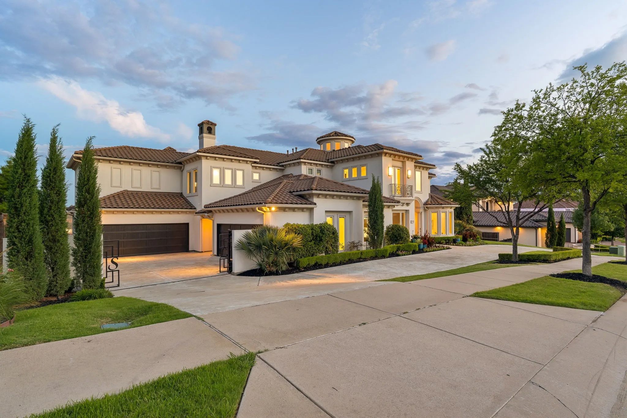 Single Family Residence For Sale in Denton County , 1013 Excalibur Boulevard, Lewisville, Texas 75056, 6 Bedroom, 7 Bathroom, 4 Garage spaces, 8,111 Sqft, built in 2013, mls#21390219, Real Estate Agent in Lewisville, Homes For Sale in Denton county, Homes For Sale in Lewisville, Realtor in Lewisville Texas, Real Estate Brokerage Independent Realty Texas, Luminita Cordes Realtor