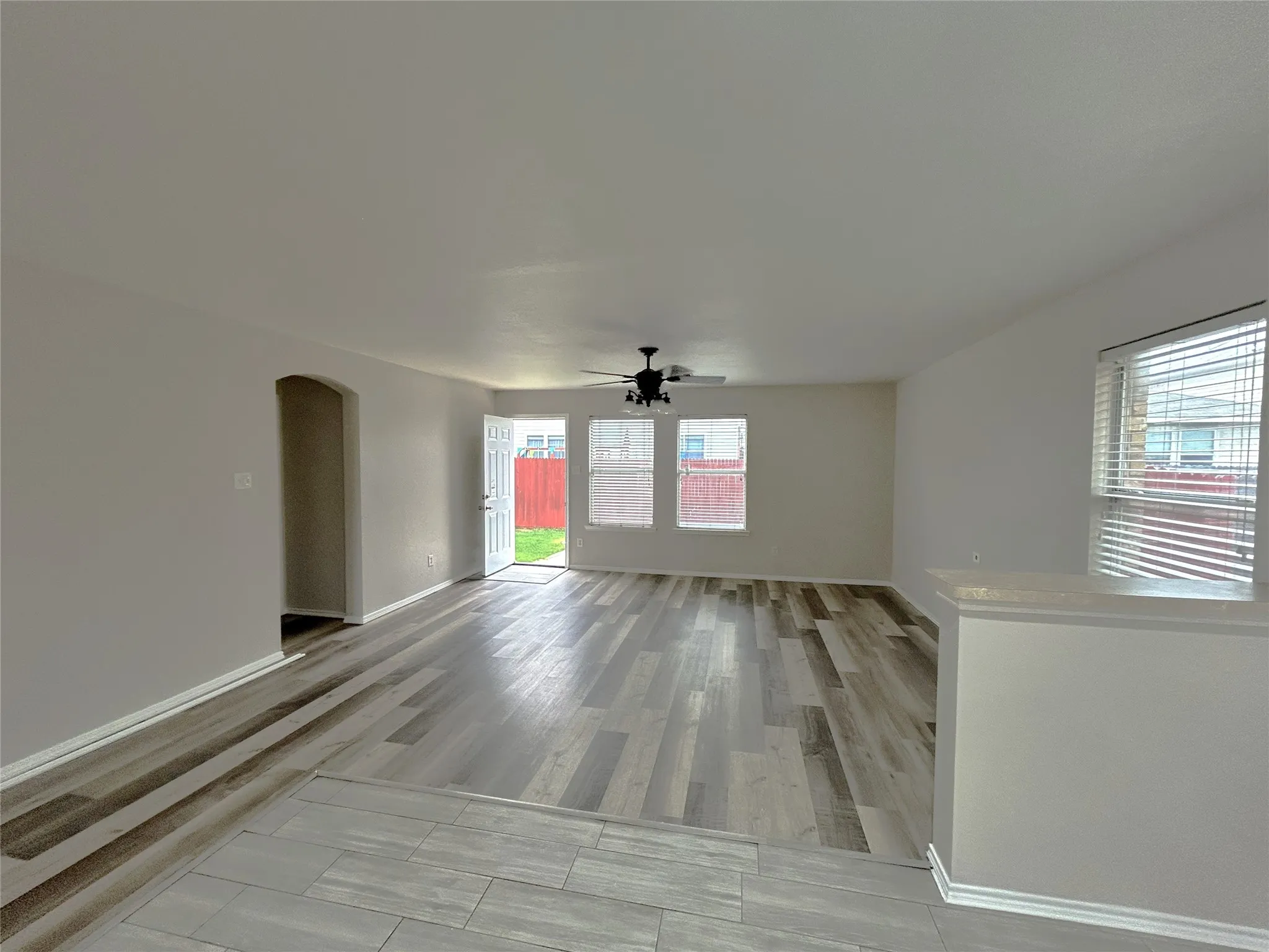 Single Family Residence For Sale in Tarrant County , 10445 Hideaway Trail, Fort Worth, Texas 76131, 3 Bedroom, 2 Bathroom, 2 Garage spaces, 1,545 Sqft, built in 2005, mls#21390021, Real Estate Agent in Fort Worth, Homes For Sale in Tarrant county, Homes For Sale in Fort Worth, Realtor in Fort Worth Texas, Real Estate Brokerage Independent Realty Texas, Luminita Cordes Realtor