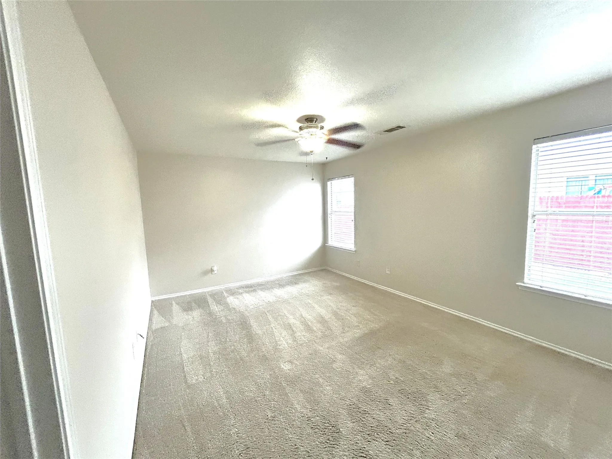 Single Family Residence For Sale in Tarrant County , 10445 Hideaway Trail, Fort Worth, Texas 76131, 3 Bedroom, 2 Bathroom, 2 Garage spaces, 1,545 Sqft, built in 2005, mls#21390021, Real Estate Agent in Fort Worth, Homes For Sale in Tarrant county, Homes For Sale in Fort Worth, Realtor in Fort Worth Texas, Real Estate Brokerage Independent Realty Texas, Luminita Cordes Realtor