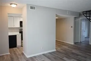 Townhouse For Rent in Tarrant County , 2415 S Graham Drive, Arlington, Texas 76013, 3 Bedroom, 2 Bathroom, Garage spaces, 1,350 Sqft, built in 1971, mls#21390238, Real Estate Agent in Arlington, Homes For Rent in Tarrant county, Homes For Rent in Arlington, Realtor in Arlington Texas, Real Estate Brokerage Independent Realty Texas, Luminita Cordes Realtor