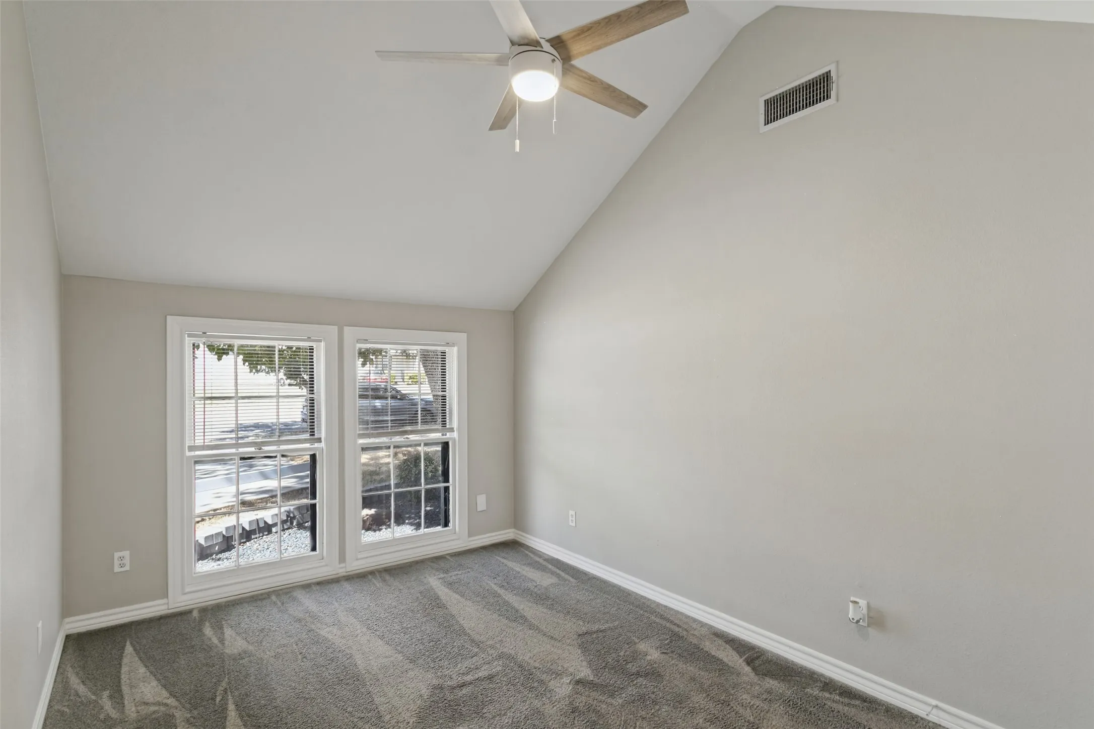 Single Family Residence For Sale in Tarrant County , 4925 Pershing Avenue, Fort Worth, Texas 76107, 3 Bedroom, 2 Bathroom, Garage spaces, 1,100 Sqft, built in 1943, mls#21389741, Real Estate Agent in Fort Worth, Homes For Sale in Tarrant county, Homes For Sale in Fort Worth, Realtor in Fort Worth Texas, Real Estate Brokerage Independent Realty Texas, Luminita Cordes Realtor