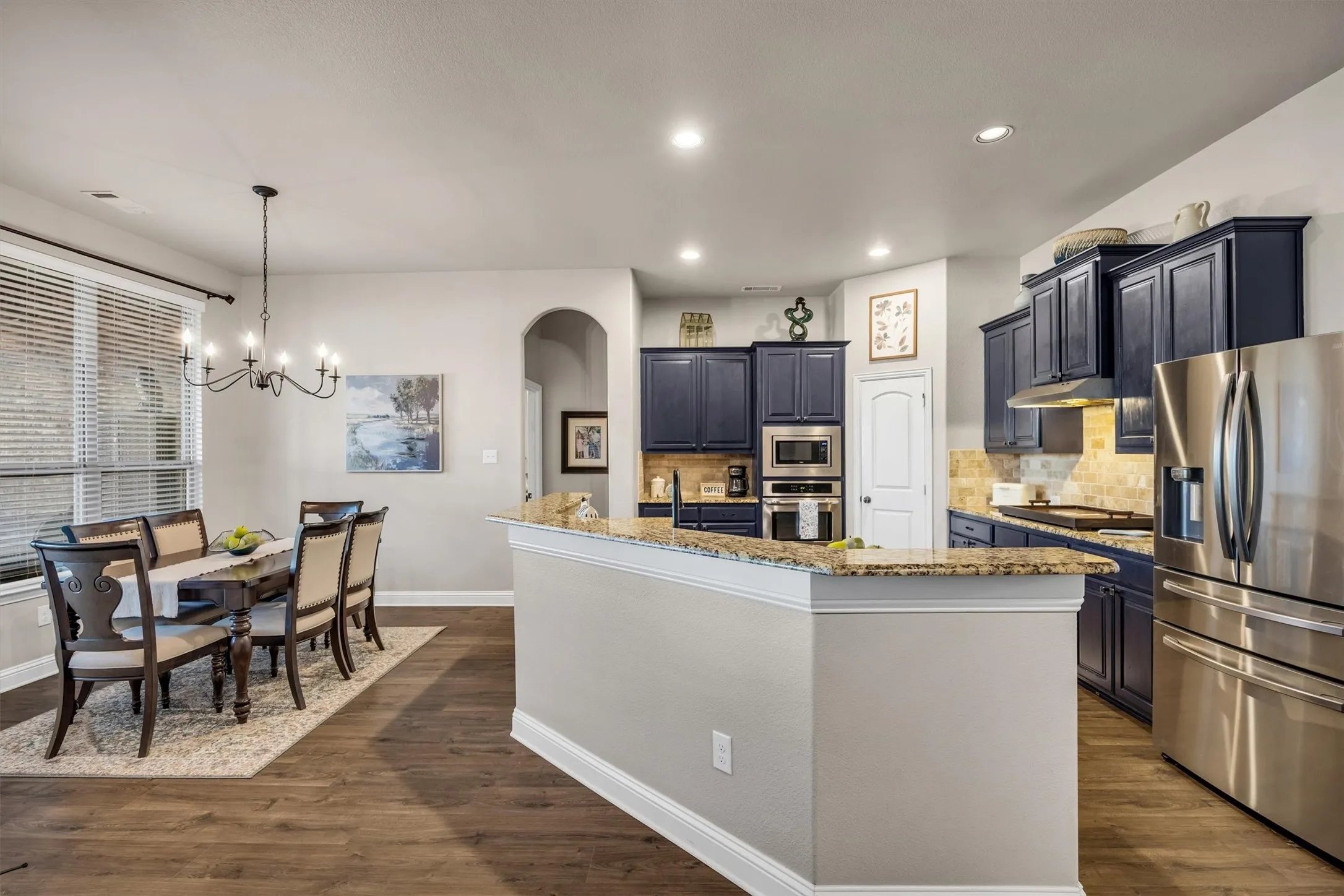 Single Family Residence For Sale in Kaufman County , 2231 Riverside Drive, Kaufman, Texas 75142, 4 Bedroom, 3 Bathroom, 3 Garage spaces, 2,554 Sqft, built in 2016, mls#21389552, Real Estate Agent in Kaufman, Homes For Sale in Kaufman county, Homes For Sale in Kaufman, Realtor in Kaufman Texas, Real Estate Brokerage Independent Realty Texas, Luminita Cordes Realtor