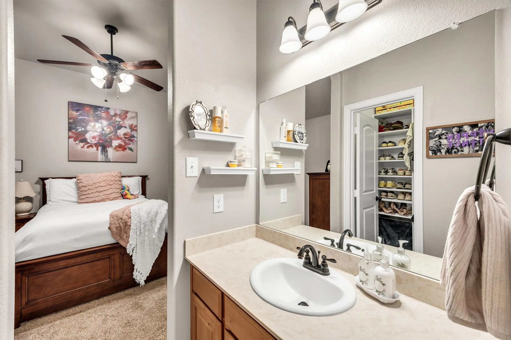 Single Family Residence For Sale in Kaufman County , 2231 Riverside Drive, Kaufman, Texas 75142, 4 Bedroom, 3 Bathroom, 3 Garage spaces, 2,554 Sqft, built in 2016, mls#21389552, Real Estate Agent in Kaufman, Homes For Sale in Kaufman county, Homes For Sale in Kaufman, Realtor in Kaufman Texas, Real Estate Brokerage Independent Realty Texas, Luminita Cordes Realtor