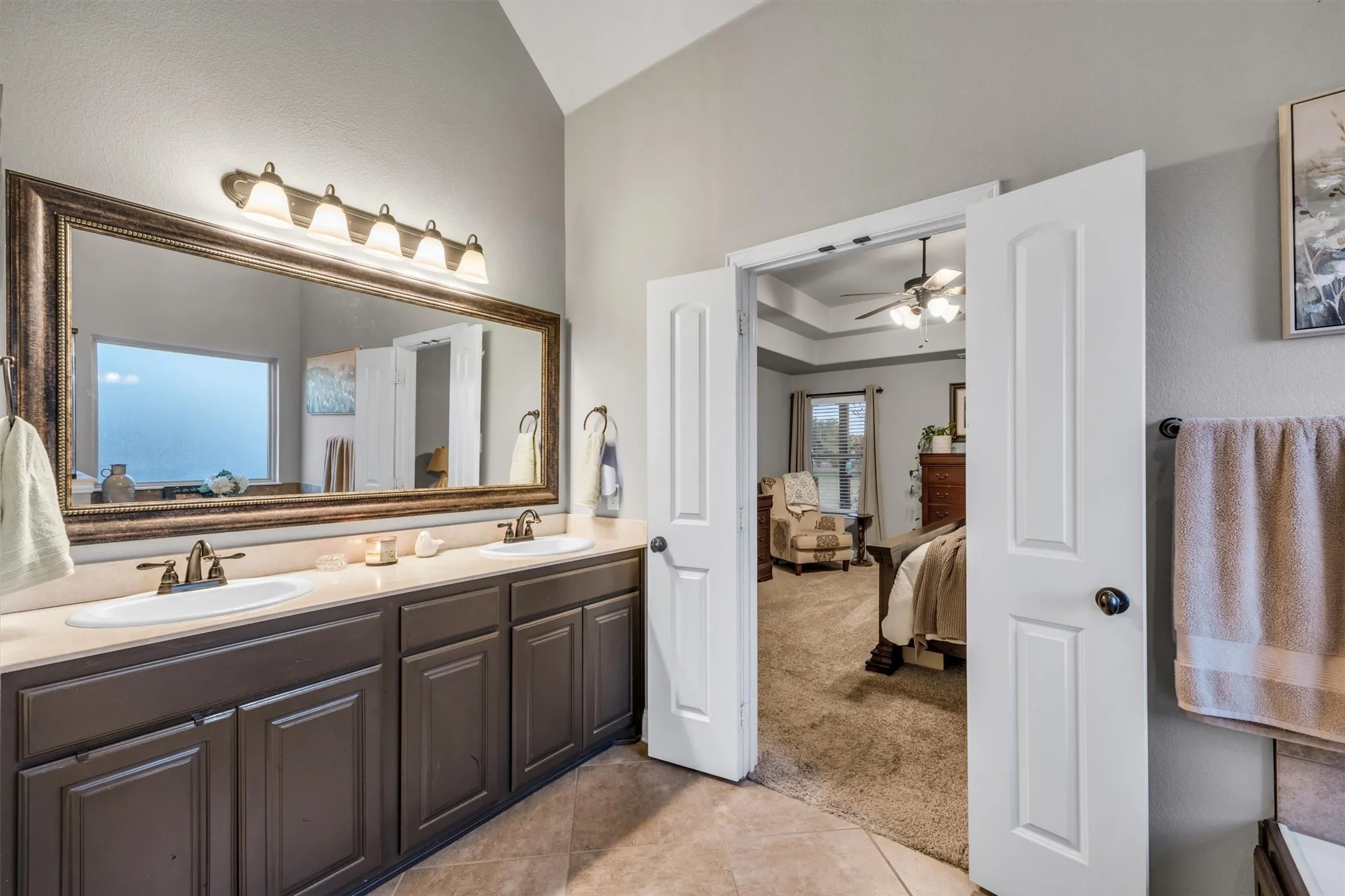 Single Family Residence For Sale in Kaufman County , 2231 Riverside Drive, Kaufman, Texas 75142, 4 Bedroom, 3 Bathroom, 3 Garage spaces, 2,554 Sqft, built in 2016, mls#21389552, Real Estate Agent in Kaufman, Homes For Sale in Kaufman county, Homes For Sale in Kaufman, Realtor in Kaufman Texas, Real Estate Brokerage Independent Realty Texas, Luminita Cordes Realtor