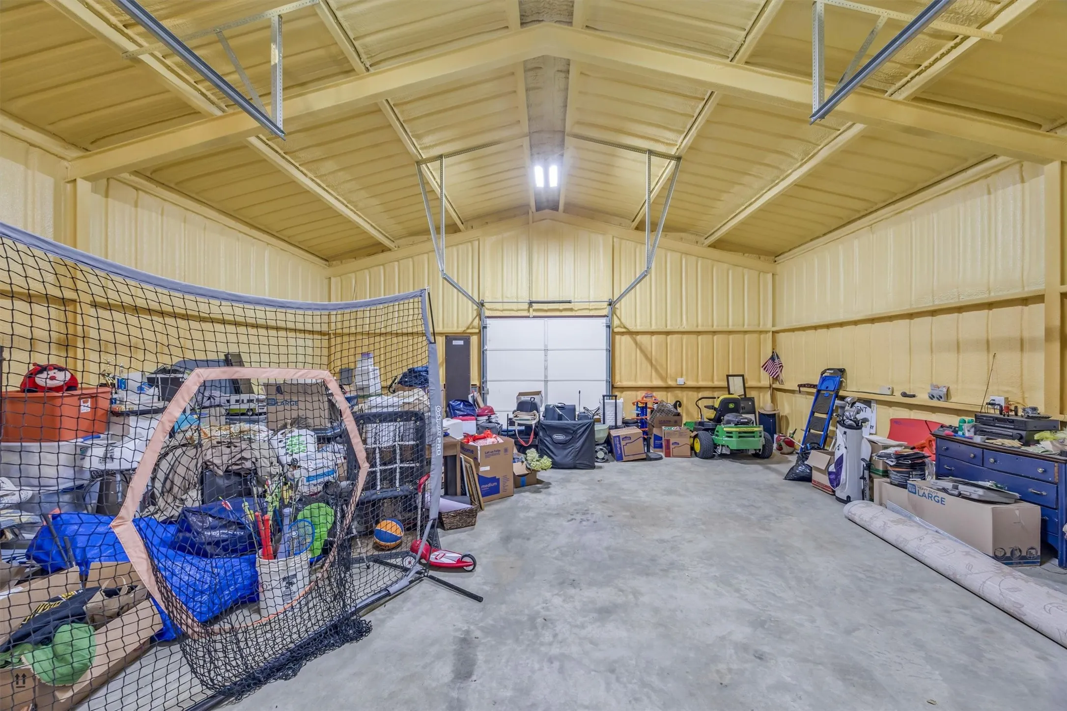 Single Family Residence For Sale in Kaufman County , 2231 Riverside Drive, Kaufman, Texas 75142, 4 Bedroom, 3 Bathroom, 3 Garage spaces, 2,554 Sqft, built in 2016, mls#21389552, Real Estate Agent in Kaufman, Homes For Sale in Kaufman county, Homes For Sale in Kaufman, Realtor in Kaufman Texas, Real Estate Brokerage Independent Realty Texas, Luminita Cordes Realtor