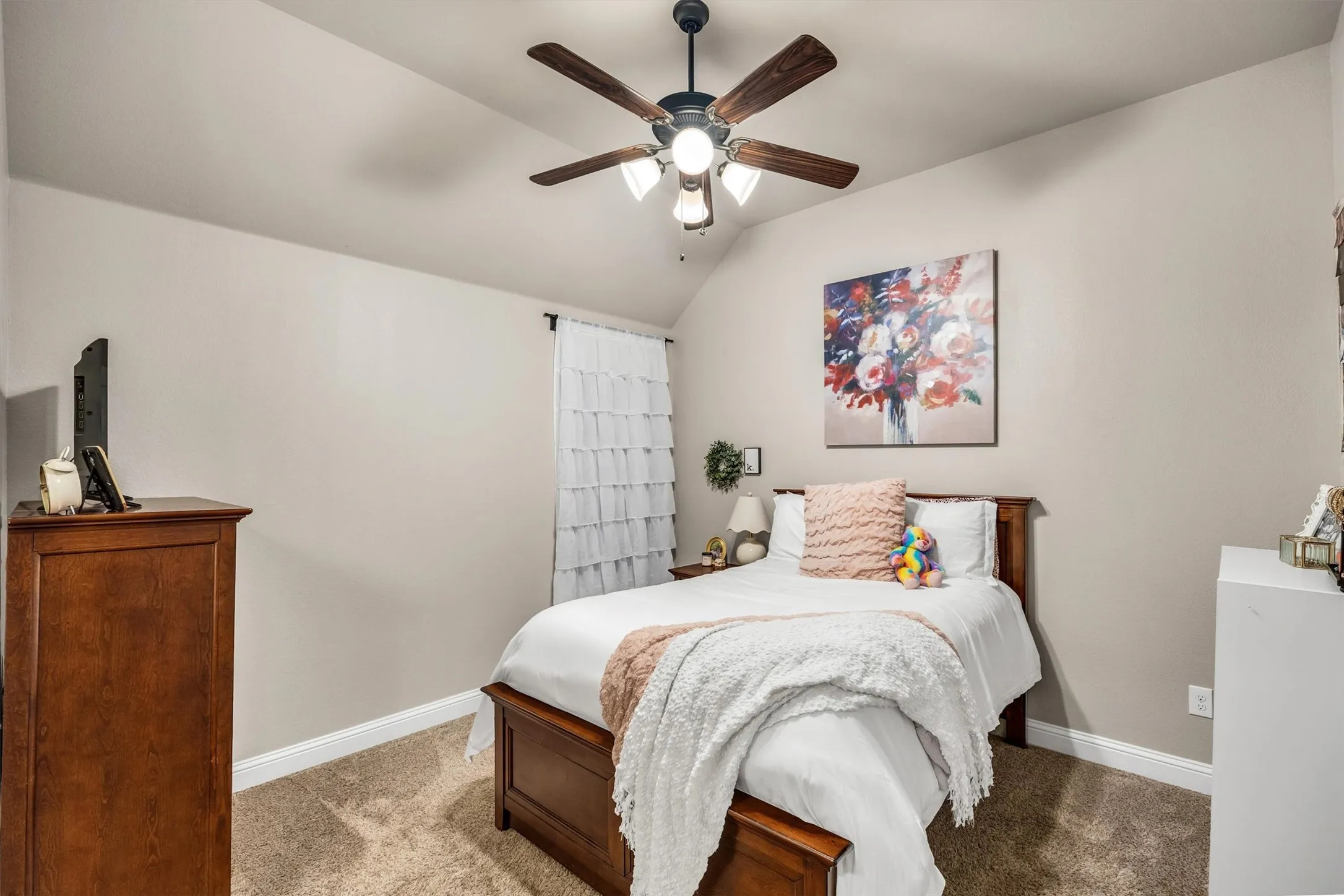 Single Family Residence For Sale in Kaufman County , 2231 Riverside Drive, Kaufman, Texas 75142, 4 Bedroom, 3 Bathroom, 3 Garage spaces, 2,554 Sqft, built in 2016, mls#21389552, Real Estate Agent in Kaufman, Homes For Sale in Kaufman county, Homes For Sale in Kaufman, Realtor in Kaufman Texas, Real Estate Brokerage Independent Realty Texas, Luminita Cordes Realtor