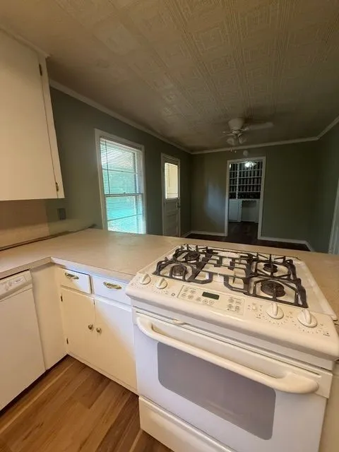 Single Family Residence For Rent in Taylor County , 2349 S 35th Street, Abilene, Texas 79605, 3 Bedroom, 2 Bathroom, 2 Garage spaces, 1,880 Sqft, built in 1955, mls#21390249, Real Estate Agent in Abilene, Homes For Rent in Taylor county, Homes For Rent in Abilene, Realtor in Abilene Texas, Real Estate Brokerage Independent Realty Texas, Luminita Cordes Realtor