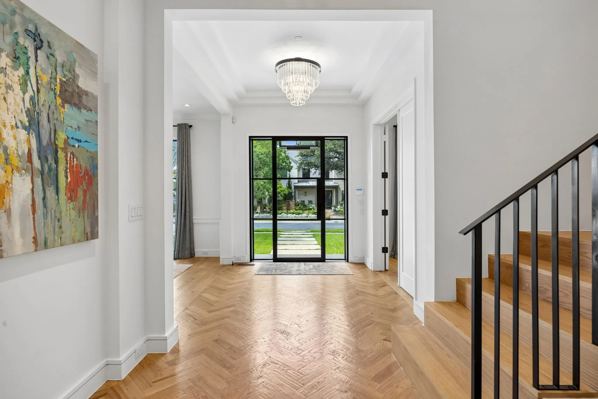 4437 Grassmere - Tom Hughes Team - Foyer