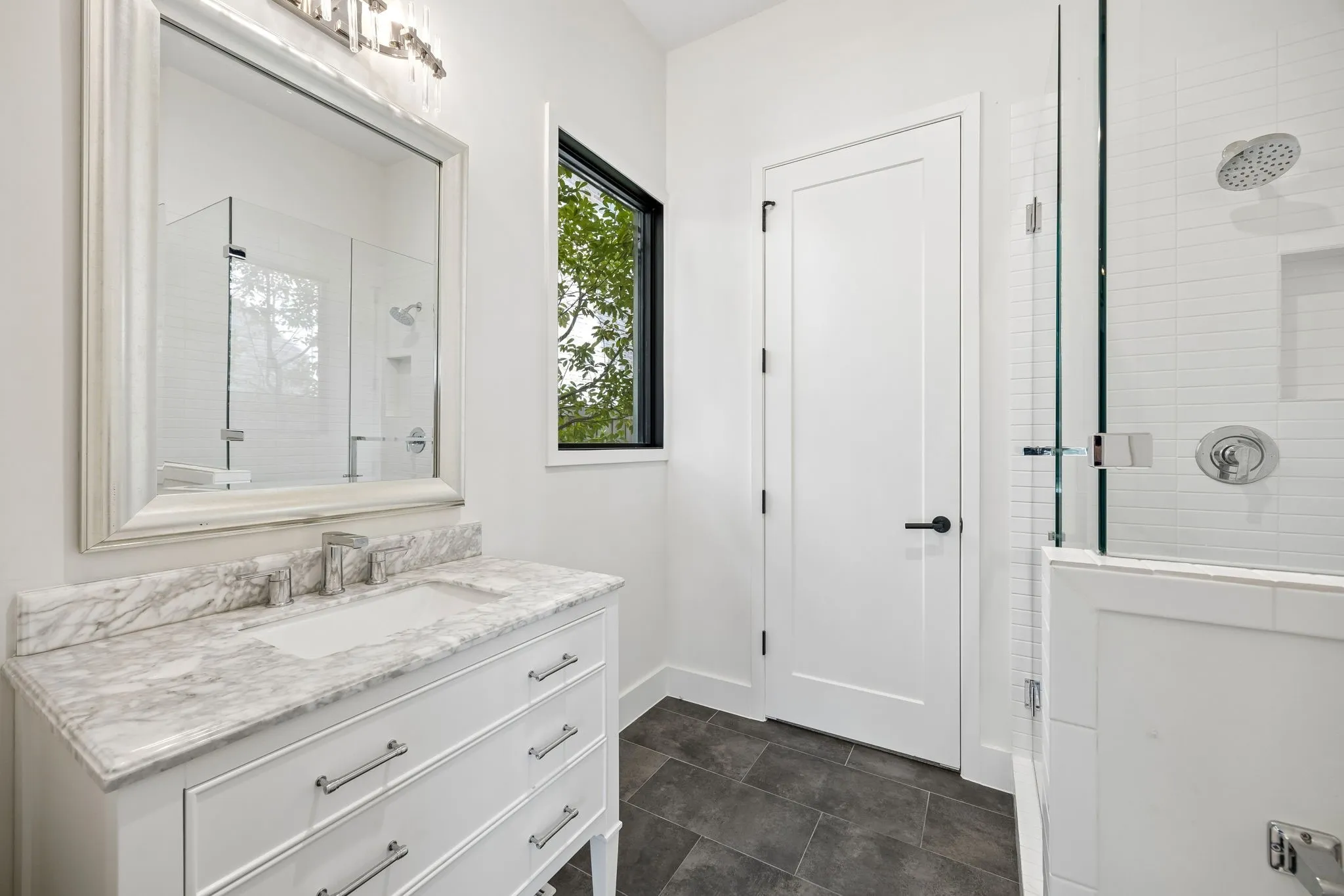 4437 Grassmere - Tom Hughes Team - First Floor Bedroom Ensuite