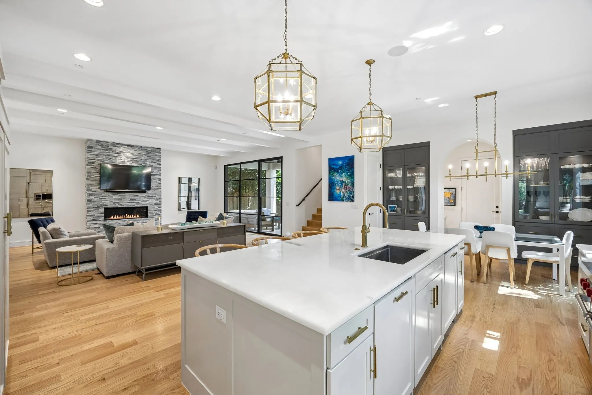4437 Grassmere - Tom Hughes Team - Kitchen