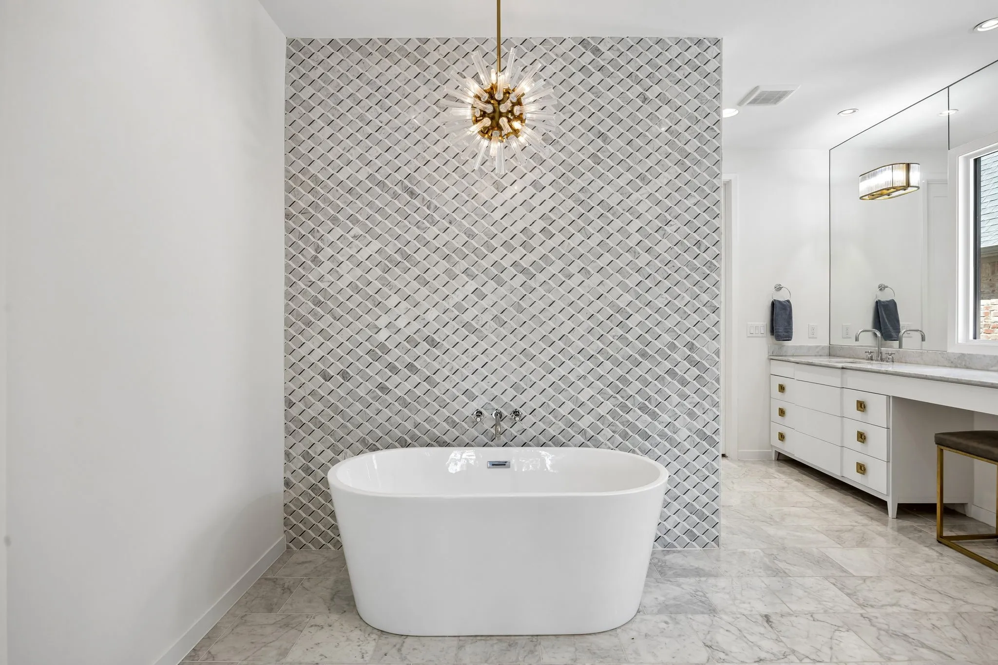 4437 Grassmere - Tom Hughes Team - Primary Bathroom