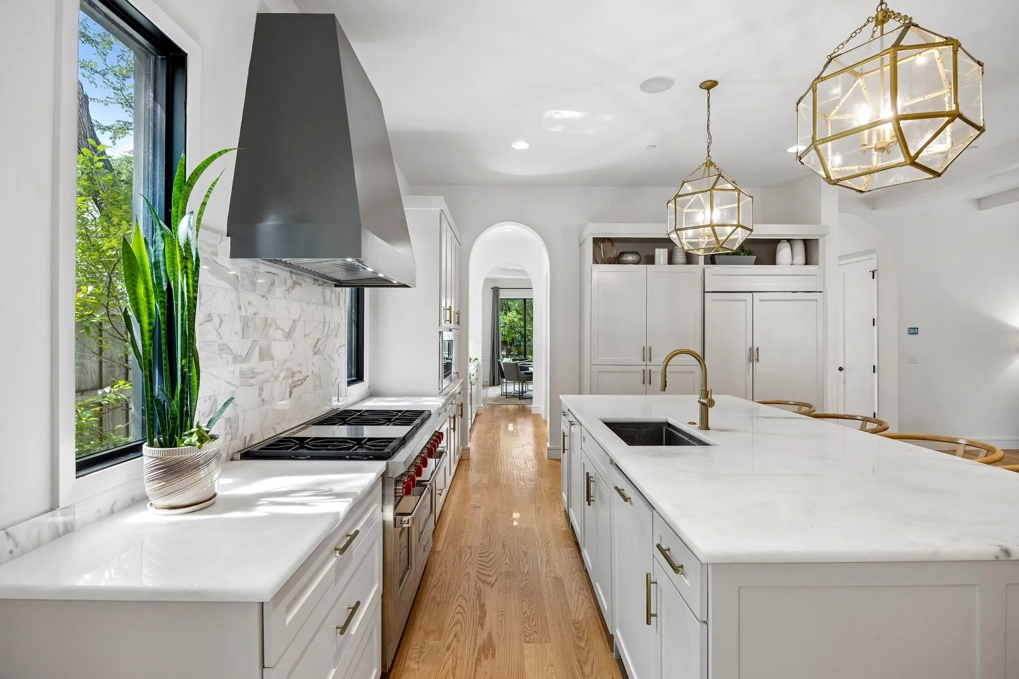 4437 Grassmere - Tom Hughes Team - Kitchen