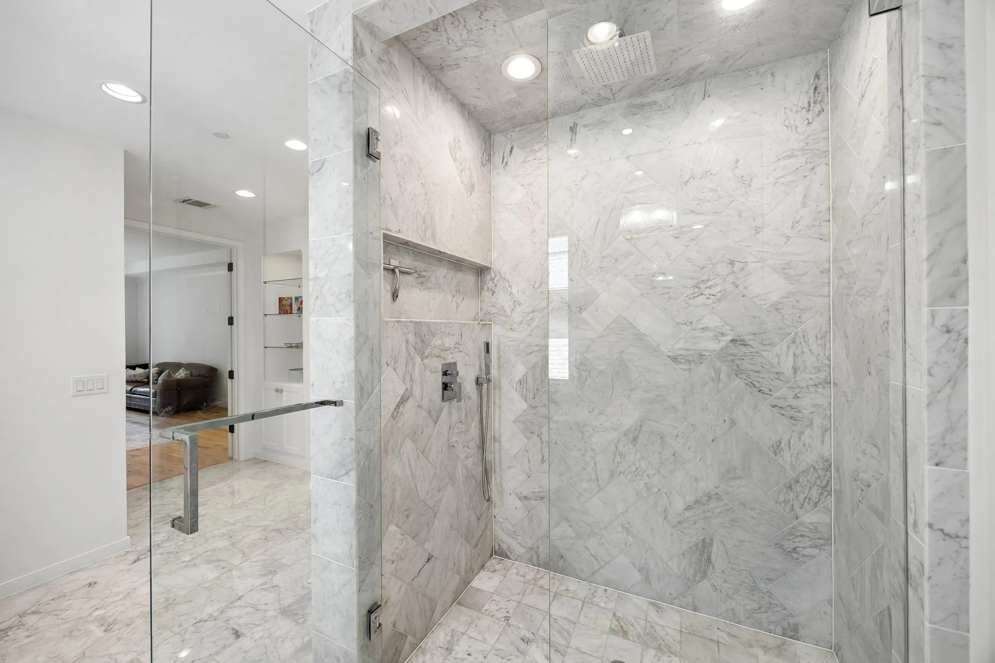 4437 Grassmere - Tom Hughes Team - Primary Bathroom