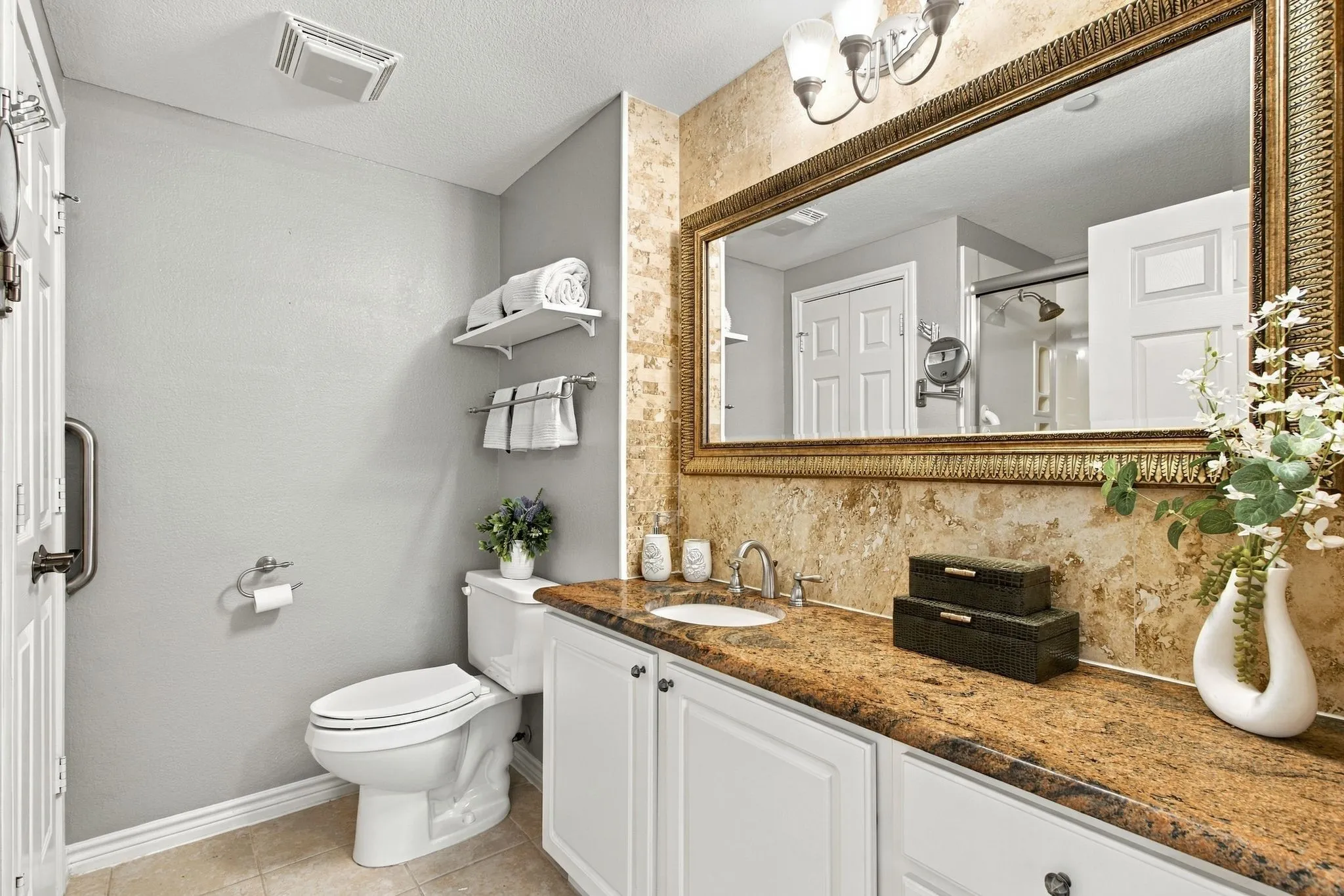 Condominium For Sale in Denton County , 2601 Marsh Lane 293, Plano, Texas 75093, 3 Bedroom, 3 Bathroom, 2 Garage spaces, 1,899 Sqft, built in 2005, mls#21389306, Real Estate Agent in Plano, Homes For Sale in Denton county, Homes For Sale in Plano, Realtor in Plano Texas, Real Estate Brokerage Independent Realty Texas, Luminita Cordes Realtor
