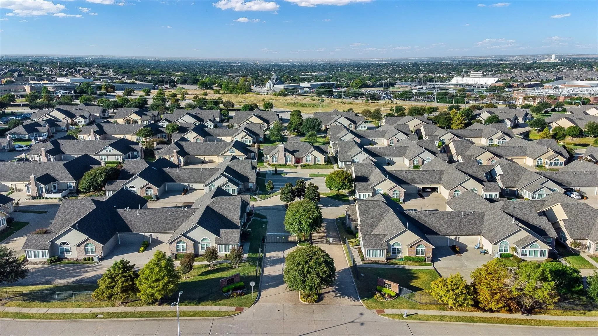 Condominium For Sale in Denton County , 2601 Marsh Lane 293, Plano, Texas 75093, 3 Bedroom, 3 Bathroom, 2 Garage spaces, 1,899 Sqft, built in 2005, mls#21389306, Real Estate Agent in Plano, Homes For Sale in Denton county, Homes For Sale in Plano, Realtor in Plano Texas, Real Estate Brokerage Independent Realty Texas, Luminita Cordes Realtor