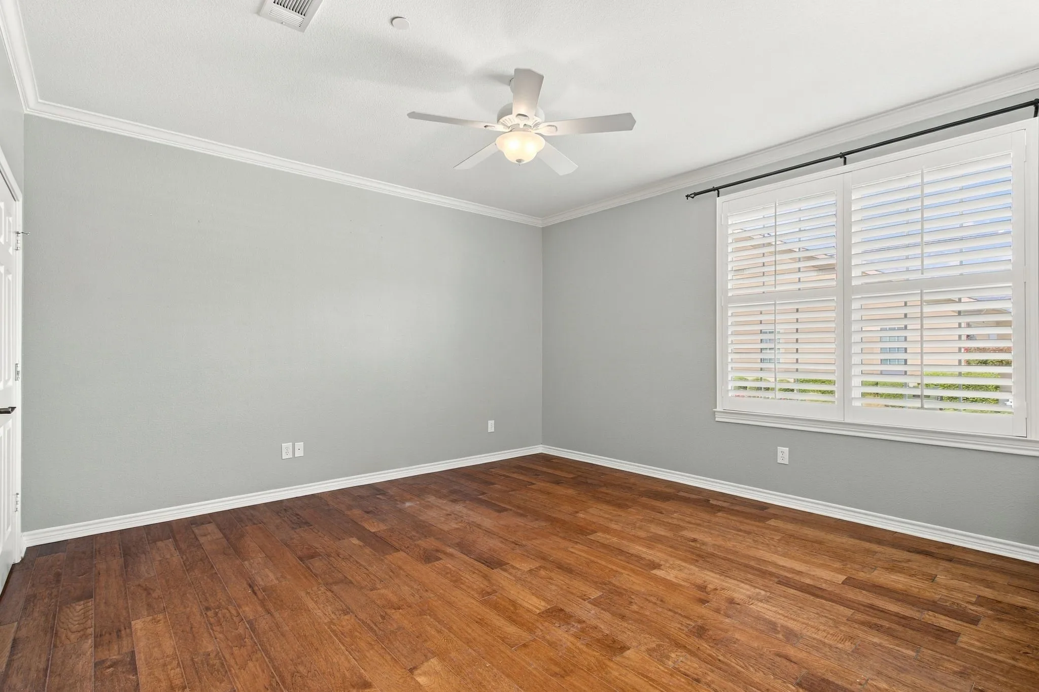 Condominium For Sale in Denton County , 2601 Marsh Lane 293, Plano, Texas 75093, 3 Bedroom, 3 Bathroom, 2 Garage spaces, 1,899 Sqft, built in 2005, mls#21389306, Real Estate Agent in Plano, Homes For Sale in Denton county, Homes For Sale in Plano, Realtor in Plano Texas, Real Estate Brokerage Independent Realty Texas, Luminita Cordes Realtor