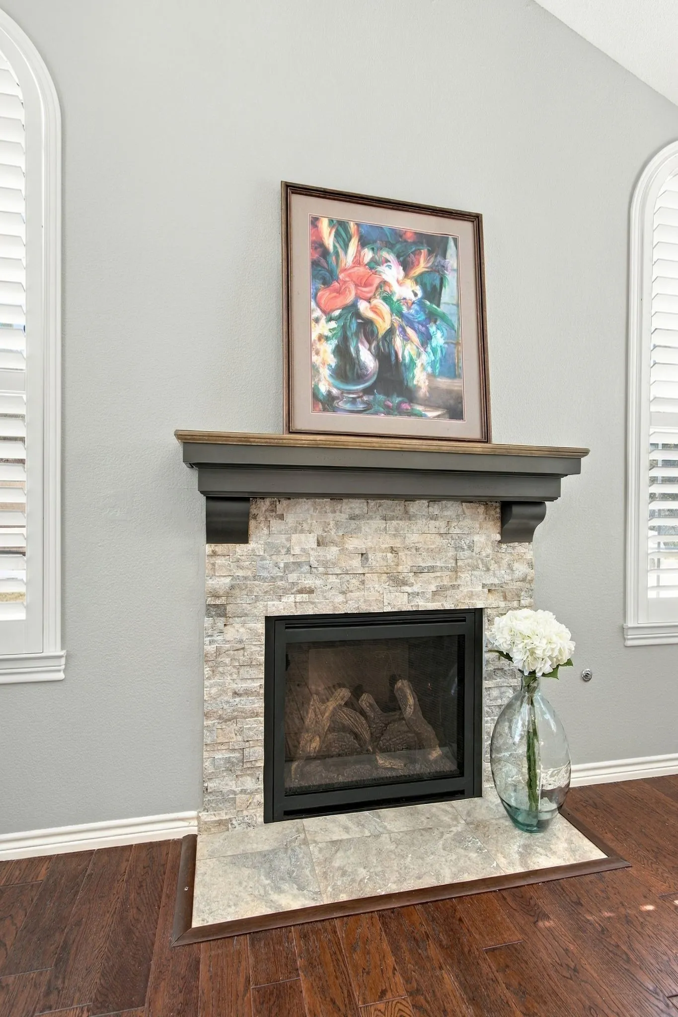 Fireplace with Gas Logs and Remote Control for Operation