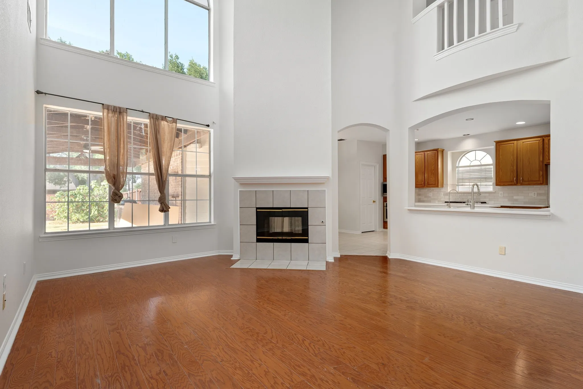 Single Family Residence For Sale in Dallas County , 321 Andre Drive, Irving, Texas 75063, 3 Bedroom, 3 Bathroom, 2 Garage spaces, 2,354 Sqft, built in 1994, mls#21388025, Real Estate Agent in Irving, Homes For Sale in Dallas county, Homes For Sale in Irving, Realtor in Irving Texas, Real Estate Brokerage Independent Realty Texas, Luminita Cordes Realtor