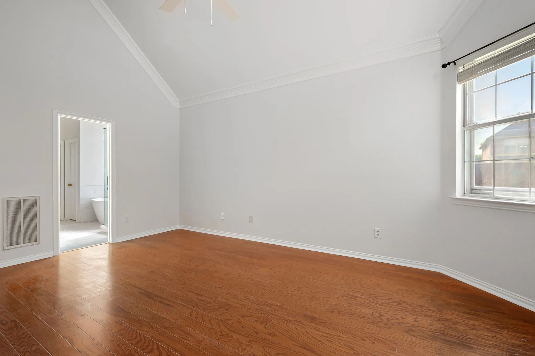 Single Family Residence For Sale in Dallas County , 321 Andre Drive, Irving, Texas 75063, 3 Bedroom, 3 Bathroom, 2 Garage spaces, 2,354 Sqft, built in 1994, mls#21388025, Real Estate Agent in Irving, Homes For Sale in Dallas county, Homes For Sale in Irving, Realtor in Irving Texas, Real Estate Brokerage Independent Realty Texas, Luminita Cordes Realtor
