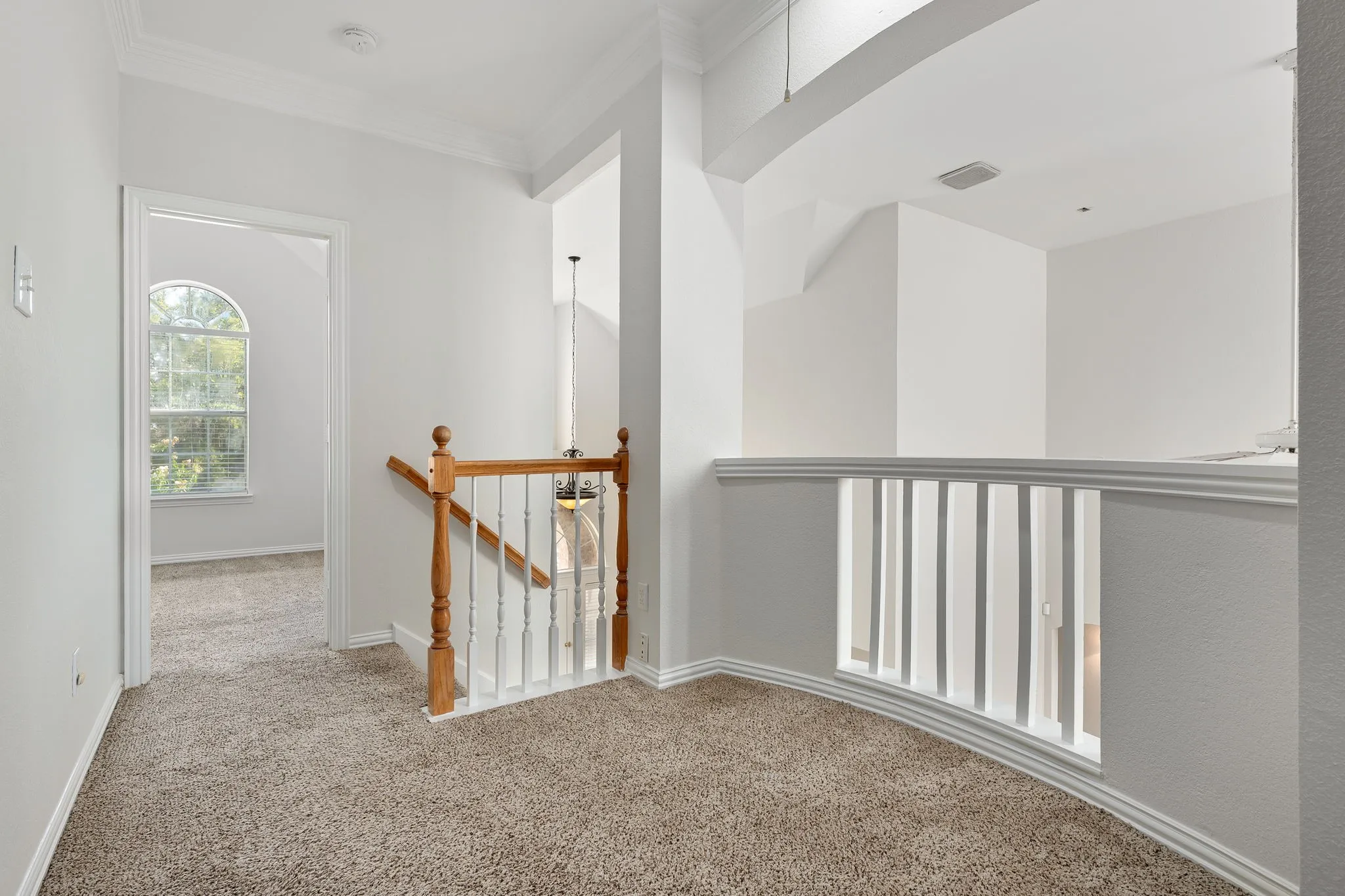 Single Family Residence For Sale in Dallas County , 321 Andre Drive, Irving, Texas 75063, 3 Bedroom, 3 Bathroom, 2 Garage spaces, 2,354 Sqft, built in 1994, mls#21388025, Real Estate Agent in Irving, Homes For Sale in Dallas county, Homes For Sale in Irving, Realtor in Irving Texas, Real Estate Brokerage Independent Realty Texas, Luminita Cordes Realtor