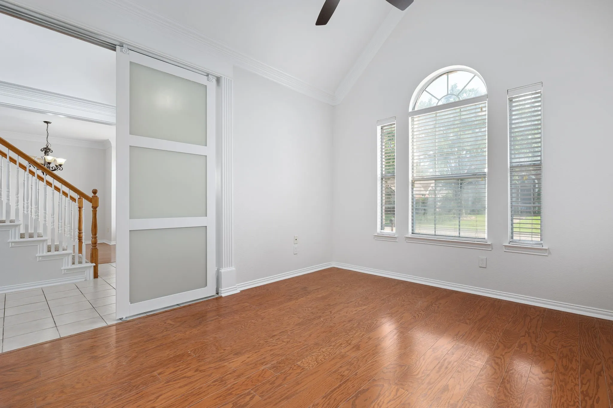 Single Family Residence For Sale in Dallas County , 321 Andre Drive, Irving, Texas 75063, 3 Bedroom, 3 Bathroom, 2 Garage spaces, 2,354 Sqft, built in 1994, mls#21388025, Real Estate Agent in Irving, Homes For Sale in Dallas county, Homes For Sale in Irving, Realtor in Irving Texas, Real Estate Brokerage Independent Realty Texas, Luminita Cordes Realtor