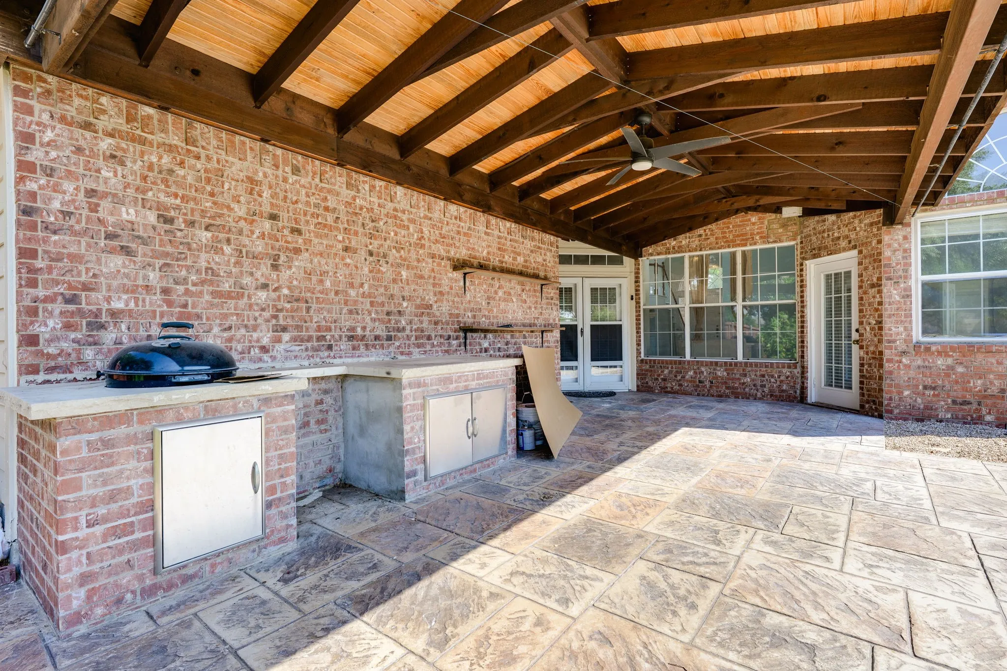 Single Family Residence For Sale in Dallas County , 321 Andre Drive, Irving, Texas 75063, 3 Bedroom, 3 Bathroom, 2 Garage spaces, 2,354 Sqft, built in 1994, mls#21388025, Real Estate Agent in Irving, Homes For Sale in Dallas county, Homes For Sale in Irving, Realtor in Irving Texas, Real Estate Brokerage Independent Realty Texas, Luminita Cordes Realtor