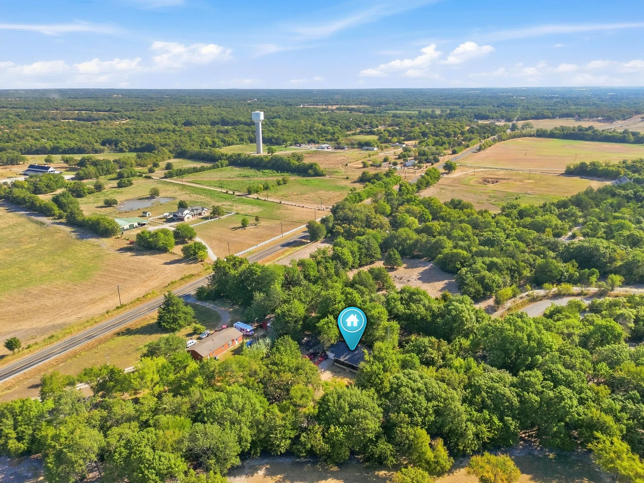 Single Family Residence For Sale in Grayson County , 58 Wolf Front Road, Van Alstyne, Texas 75495, 3 Bedroom, 1 Bathroom, 1 Garage spaces, 1,056 Sqft, built in 1983, mls#21389771, Real Estate Agent in Van Alstyne, Homes For Sale in Grayson county, Homes For Sale in Van Alstyne, Realtor in Van Alstyne Texas, Real Estate Brokerage Independent Realty Texas, Luminita Cordes Realtor