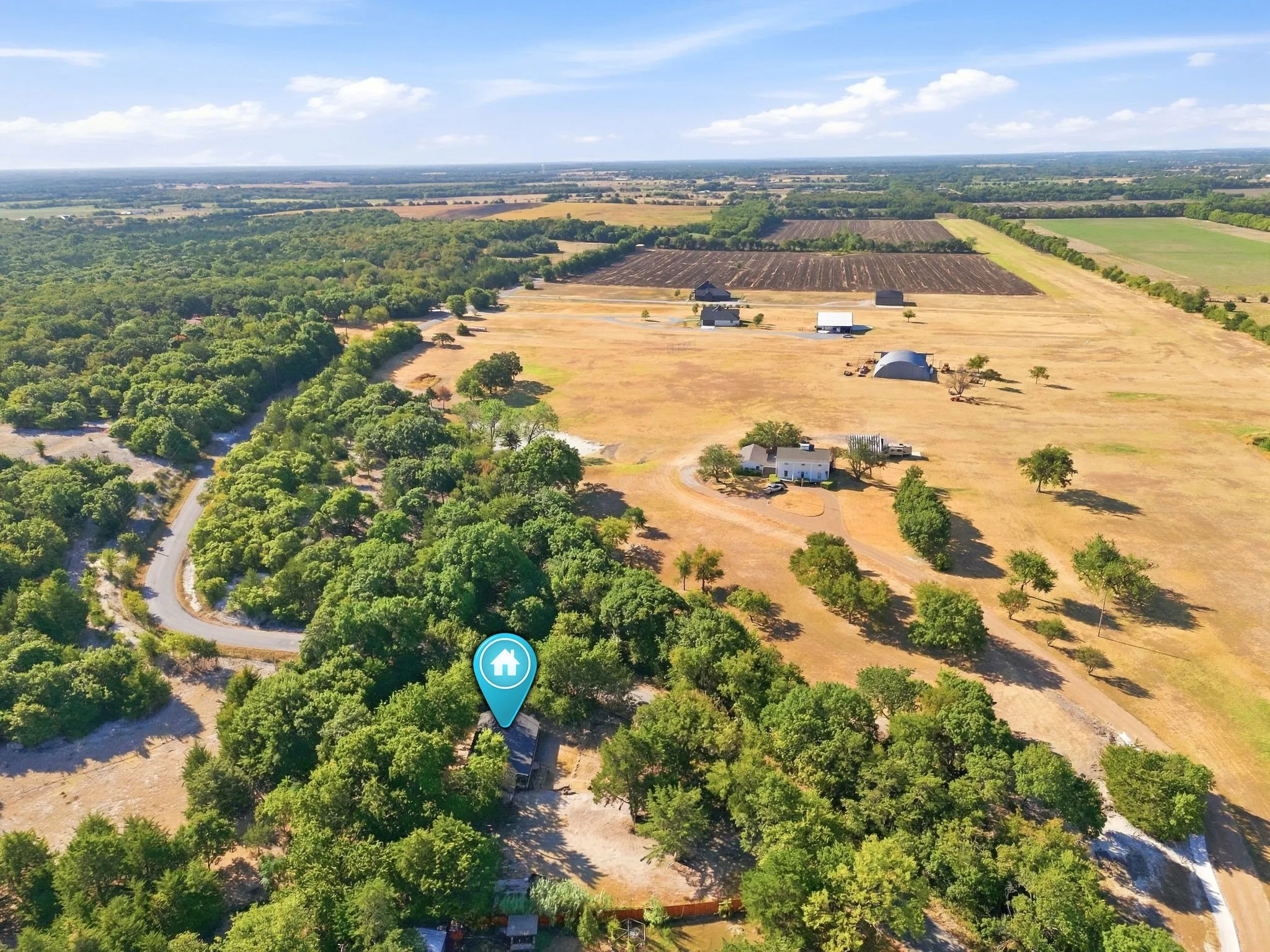 Single Family Residence For Sale in Grayson County , 58 Wolf Front Road, Van Alstyne, Texas 75495, 3 Bedroom, 1 Bathroom, 1 Garage spaces, 1,056 Sqft, built in 1983, mls#21389771, Real Estate Agent in Van Alstyne, Homes For Sale in Grayson county, Homes For Sale in Van Alstyne, Realtor in Van Alstyne Texas, Real Estate Brokerage Independent Realty Texas, Luminita Cordes Realtor