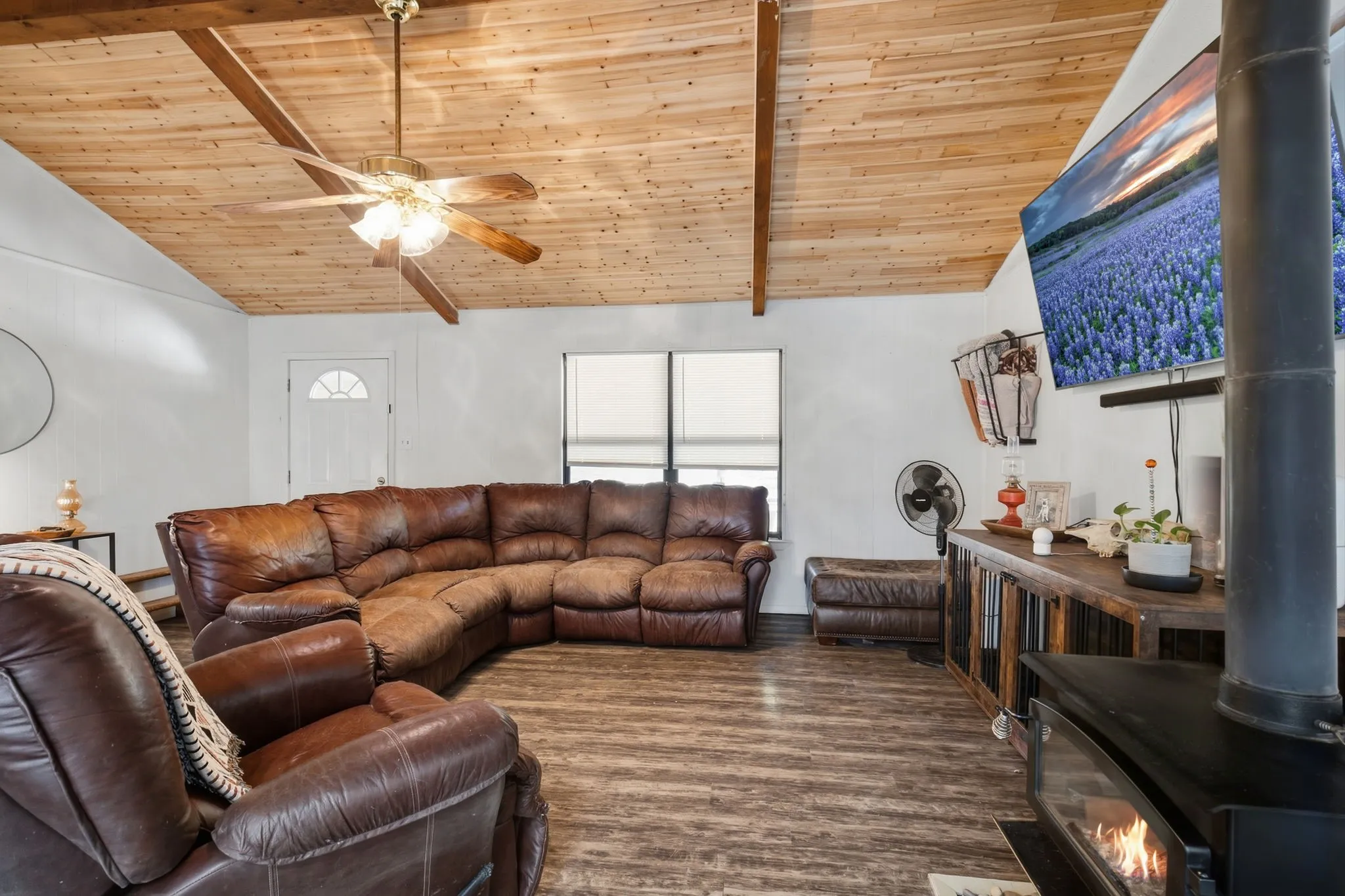 Single Family Residence For Sale in Grayson County , 58 Wolf Front Road, Van Alstyne, Texas 75495, 3 Bedroom, 1 Bathroom, 1 Garage spaces, 1,056 Sqft, built in 1983, mls#21389771, Real Estate Agent in Van Alstyne, Homes For Sale in Grayson county, Homes For Sale in Van Alstyne, Realtor in Van Alstyne Texas, Real Estate Brokerage Independent Realty Texas, Luminita Cordes Realtor