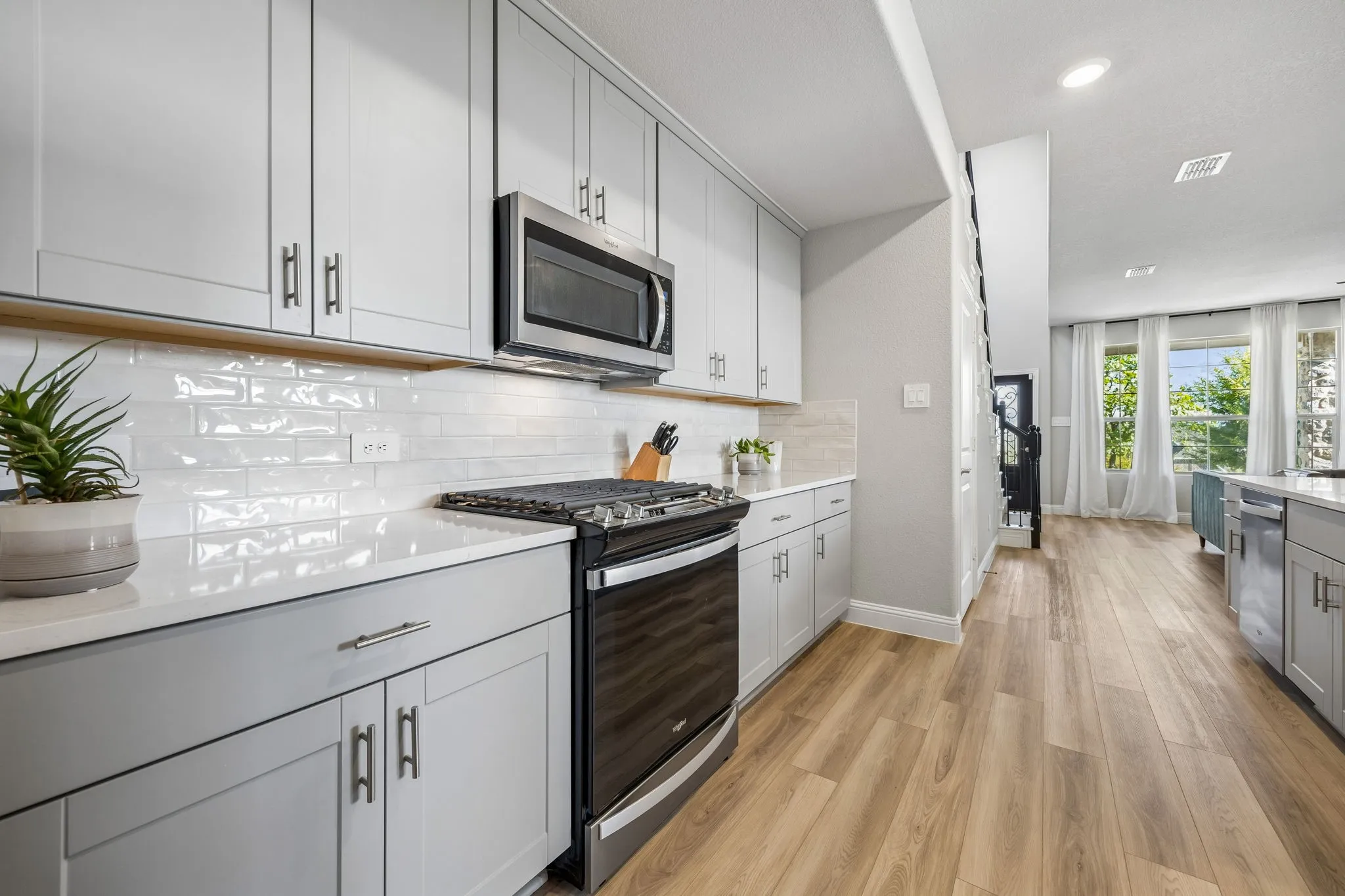 Single Family Residence For Sale in Denton County , 2673 Kings Canyon Mews, Corinth, Texas 76210, 4 Bedroom, 3 Bathroom, 2 Garage spaces, 2,476 Sqft, built in 2023, mls#21390013, Real Estate Agent in Corinth, Homes For Sale in Denton county, Homes For Sale in Corinth, Realtor in Corinth Texas, Real Estate Brokerage Independent Realty Texas, Luminita Cordes Realtor