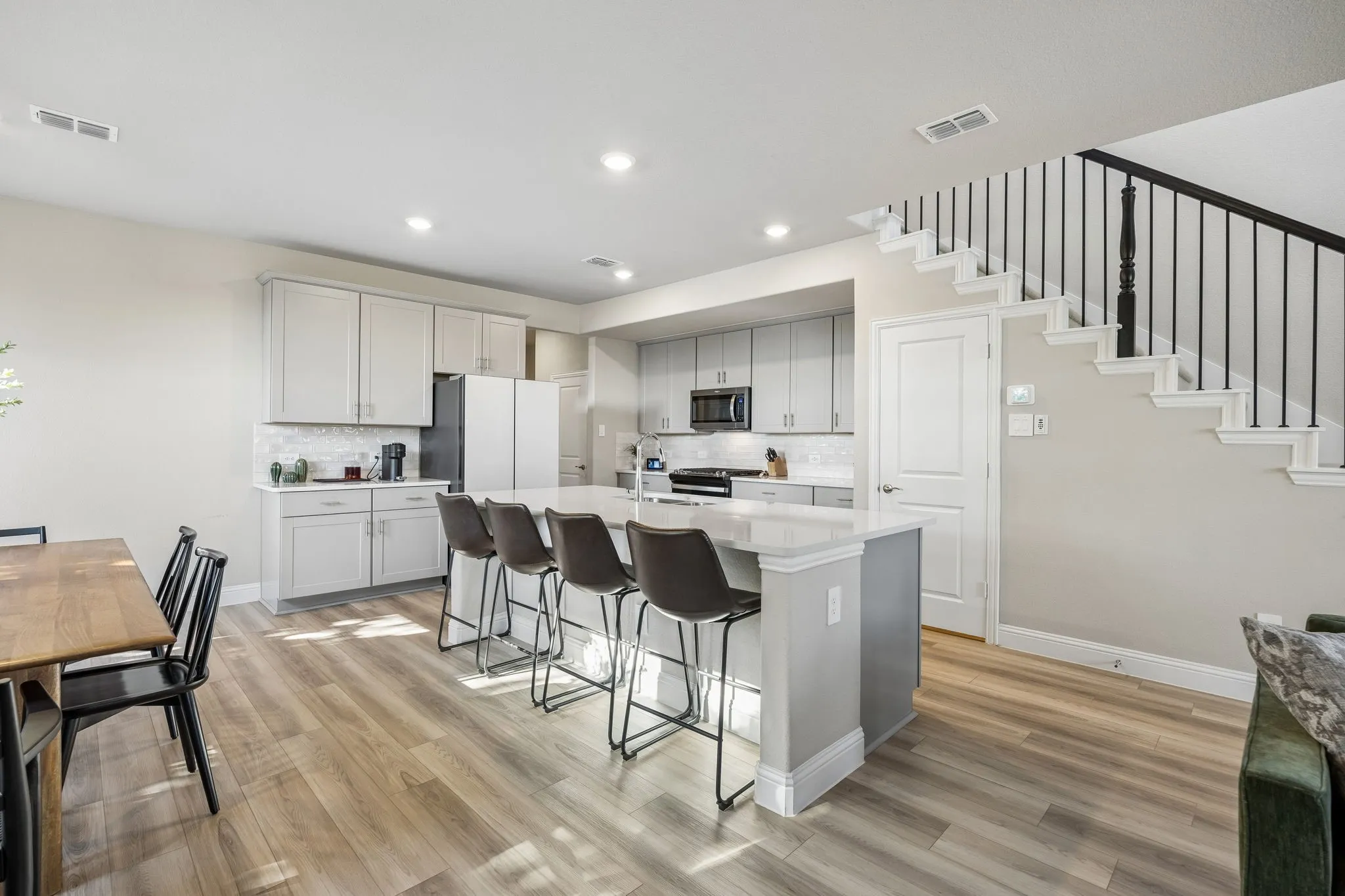Single Family Residence For Sale in Denton County , 2673 Kings Canyon Mews, Corinth, Texas 76210, 4 Bedroom, 3 Bathroom, 2 Garage spaces, 2,476 Sqft, built in 2023, mls#21390013, Real Estate Agent in Corinth, Homes For Sale in Denton county, Homes For Sale in Corinth, Realtor in Corinth Texas, Real Estate Brokerage Independent Realty Texas, Luminita Cordes Realtor
