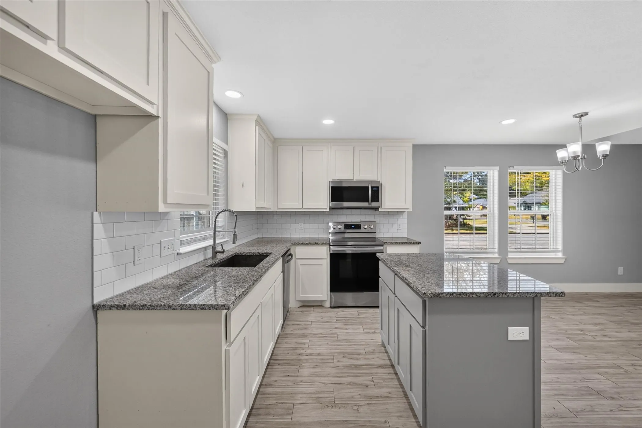 Single Family Residence For Rent in Grayson County , 430 W Morgan Street, Denison, Texas 75020, 3 Bedroom, 2 Bathroom, 2 Garage spaces, 1,407 Sqft, built in 2020, mls#21389830, Real Estate Agent in Denison, Homes For Rent in Grayson county, Homes For Rent in Denison, Realtor in Denison Texas, Real Estate Brokerage Independent Realty Texas, Luminita Cordes Realtor
