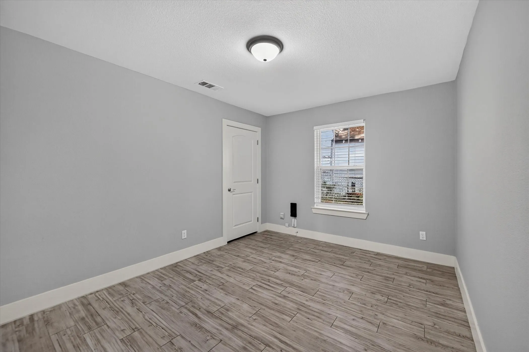 Single Family Residence For Rent in Grayson County , 430 W Morgan Street, Denison, Texas 75020, 3 Bedroom, 2 Bathroom, 2 Garage spaces, 1,407 Sqft, built in 2020, mls#21389830, Real Estate Agent in Denison, Homes For Rent in Grayson county, Homes For Rent in Denison, Realtor in Denison Texas, Real Estate Brokerage Independent Realty Texas, Luminita Cordes Realtor