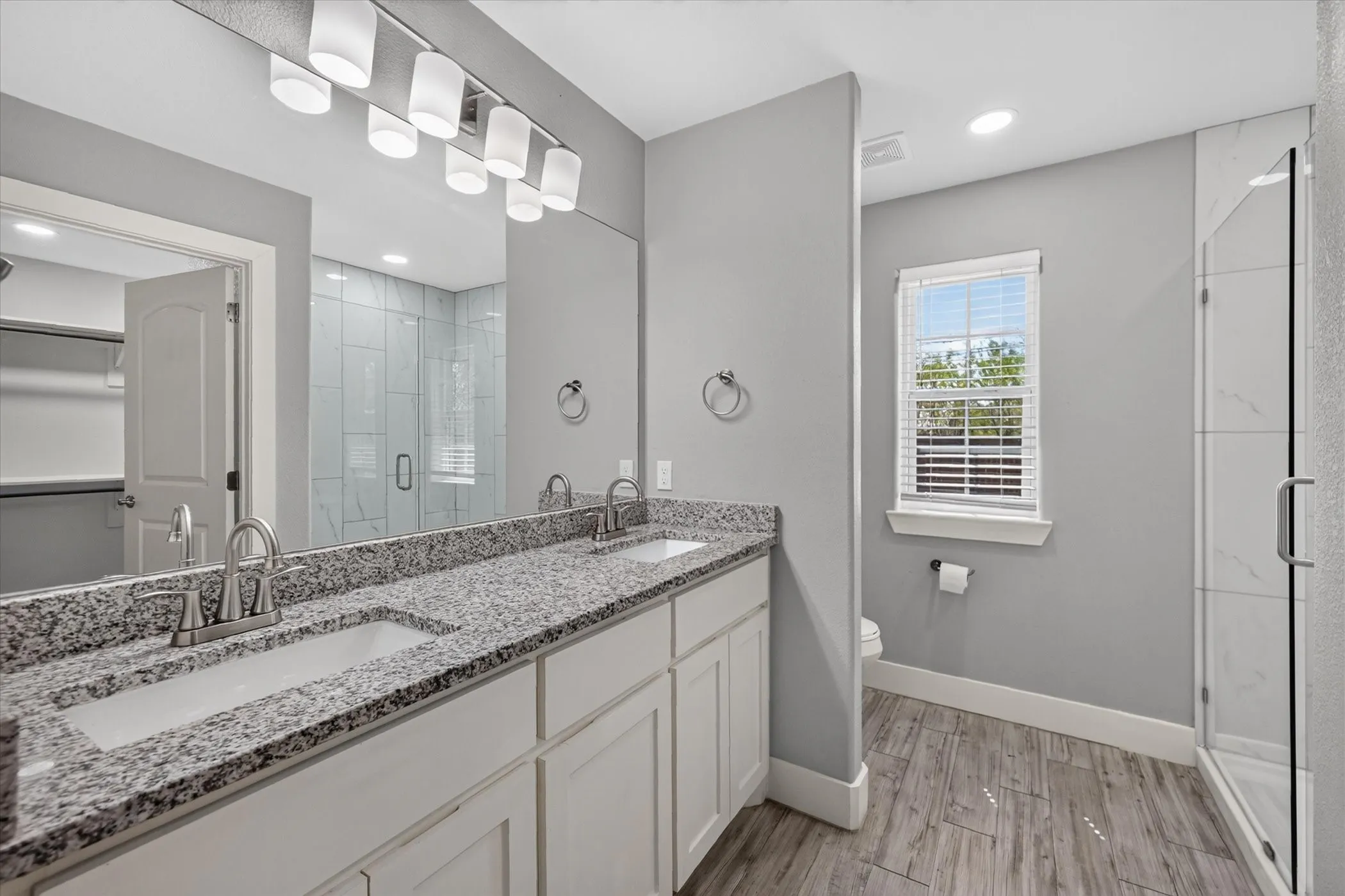 Single Family Residence For Rent in Grayson County , 430 W Morgan Street, Denison, Texas 75020, 3 Bedroom, 2 Bathroom, 2 Garage spaces, 1,407 Sqft, built in 2020, mls#21389830, Real Estate Agent in Denison, Homes For Rent in Grayson county, Homes For Rent in Denison, Realtor in Denison Texas, Real Estate Brokerage Independent Realty Texas, Luminita Cordes Realtor