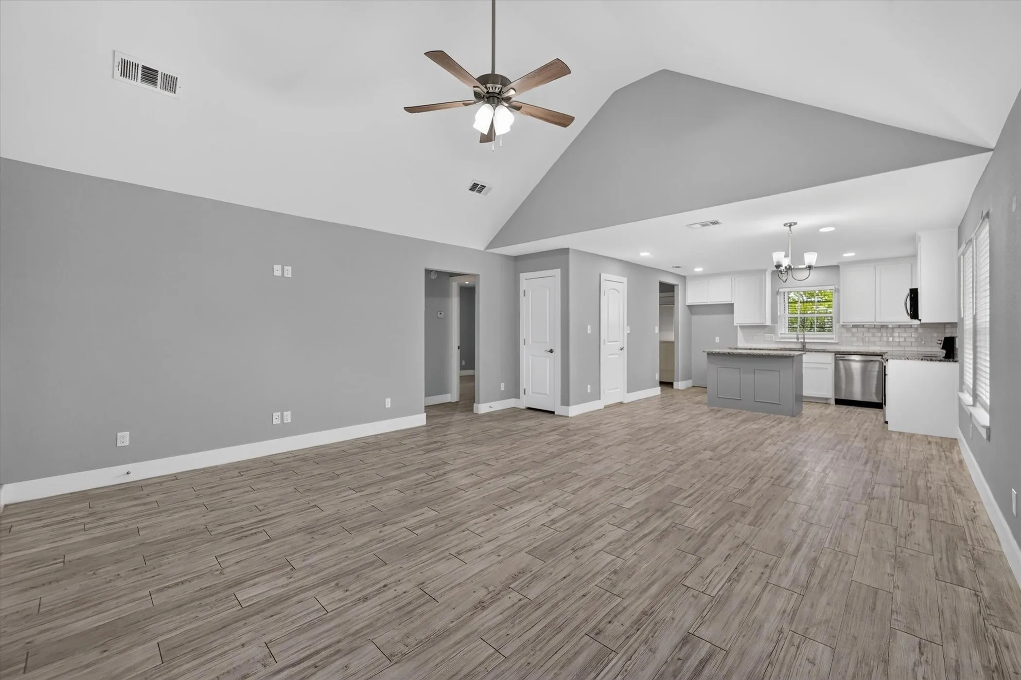 Single Family Residence For Rent in Grayson County , 430 W Morgan Street, Denison, Texas 75020, 3 Bedroom, 2 Bathroom, 2 Garage spaces, 1,407 Sqft, built in 2020, mls#21389830, Real Estate Agent in Denison, Homes For Rent in Grayson county, Homes For Rent in Denison, Realtor in Denison Texas, Real Estate Brokerage Independent Realty Texas, Luminita Cordes Realtor