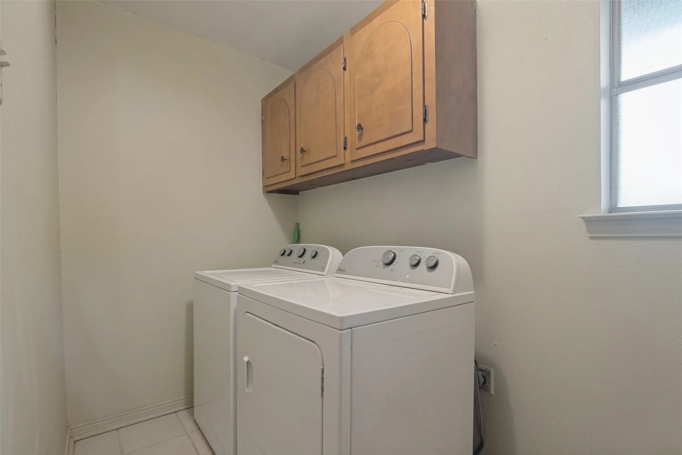 Single Family Residence For Sale in Dallas County , 1605 Clear Point Drive, Garland, Texas 75041, 3 Bedroom, 3 Bathroom, 2 Garage spaces, 2,105 Sqft, built in 1971, mls#21385642, Real Estate Agent in Garland, Homes For Sale in Dallas county, Homes For Sale in Garland, Realtor in Garland Texas, Real Estate Brokerage Independent Realty Texas, Luminita Cordes Realtor