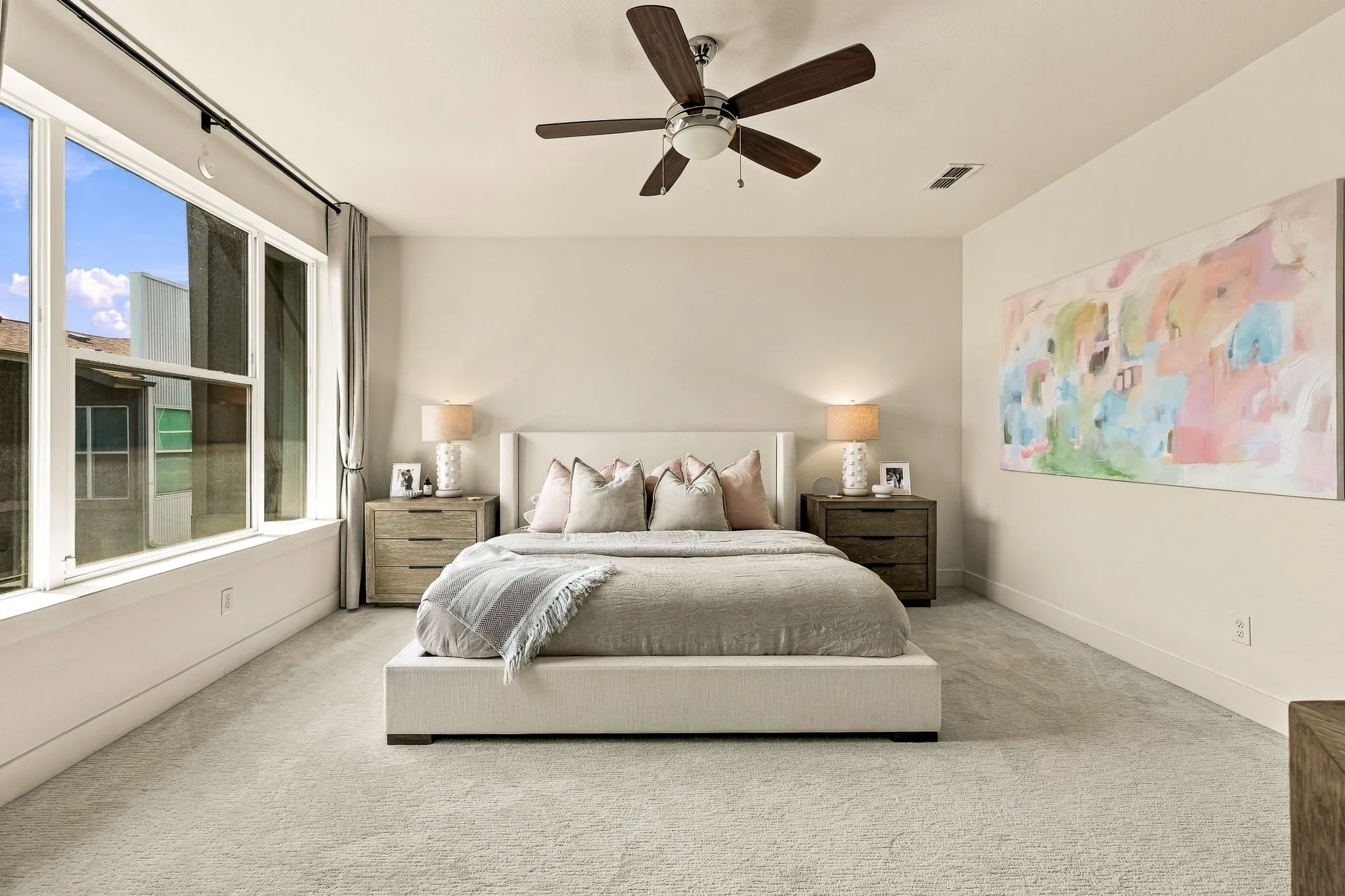 Townhouse For Sale in Dallas County , 2472 Thatcher Drive, Dallas, Texas 75206, 3 Bedroom, 4 Bathroom, 2 Garage spaces, 2,015 Sqft, built in 2014, mls#21389345, Real Estate Agent in Dallas, Homes For Sale in Dallas county, Homes For Sale in Dallas, Realtor in Dallas Texas, Real Estate Brokerage Independent Realty Texas, Luminita Cordes Realtor