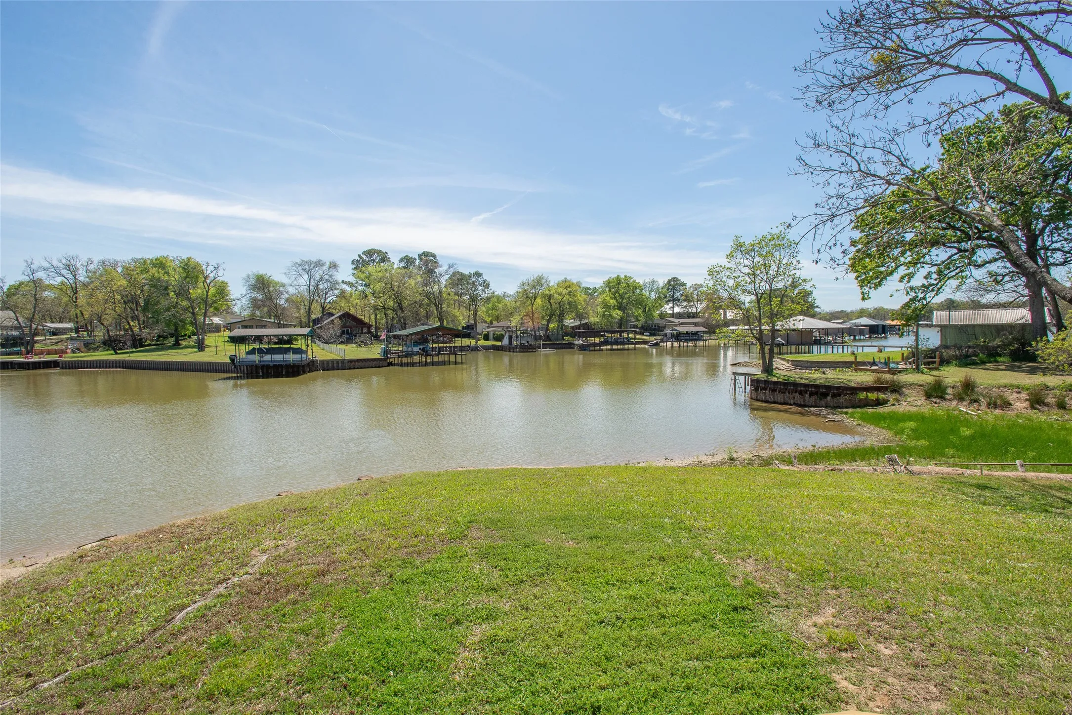 Single Family Residence For Sale in Henderson County , 117 Joy Lane, Gun Barrel City, Texas 75156, 3 Bedroom, 2 Bathroom, Garage spaces, 1,630 Sqft, built in 0, mls#21390175, Real Estate Agent in Gun Barrel City, Homes For Sale in Henderson county, Homes For Sale in Gun Barrel City, Realtor in Gun Barrel City Texas, Real Estate Brokerage Independent Realty Texas, Luminita Cordes Realtor