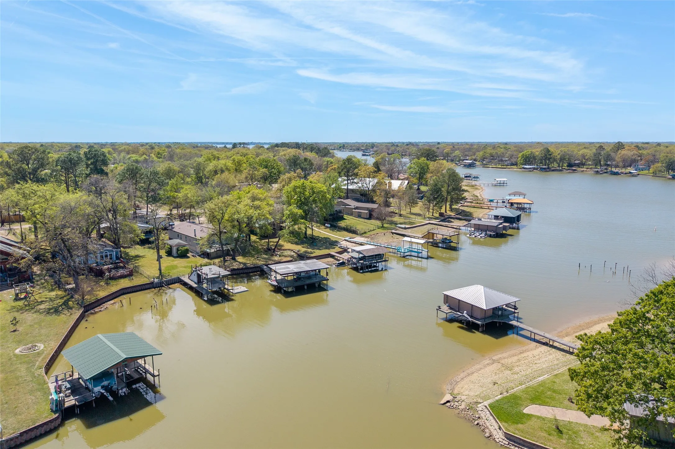 Single Family Residence For Sale in Henderson County , 117 Joy Lane, Gun Barrel City, Texas 75156, 3 Bedroom, 2 Bathroom, Garage spaces, 1,630 Sqft, built in 0, mls#21390175, Real Estate Agent in Gun Barrel City, Homes For Sale in Henderson county, Homes For Sale in Gun Barrel City, Realtor in Gun Barrel City Texas, Real Estate Brokerage Independent Realty Texas, Luminita Cordes Realtor