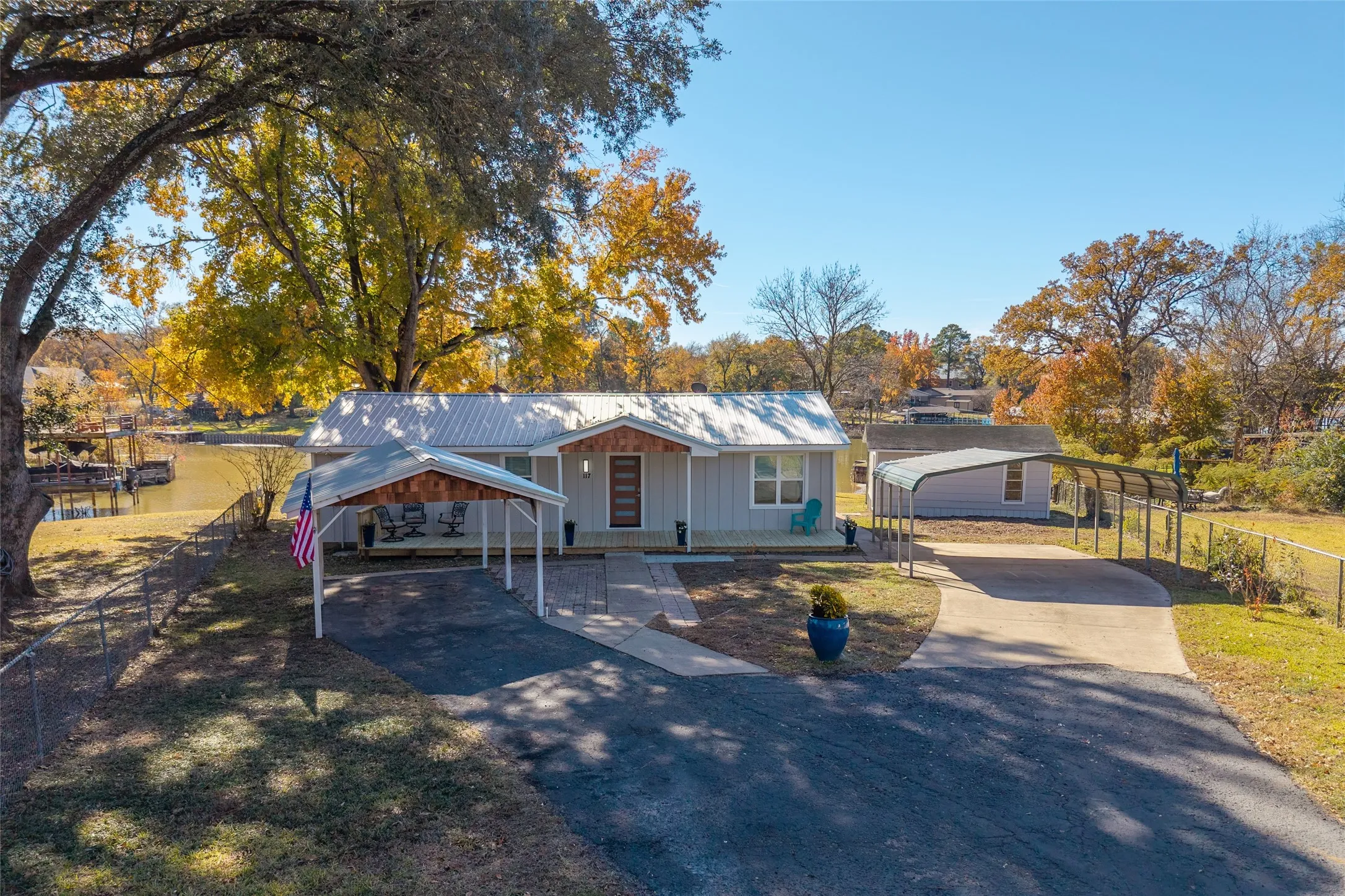 Single Family Residence For Sale in Henderson County , 117 Joy Lane, Gun Barrel City, Texas 75156, 3 Bedroom, 2 Bathroom, Garage spaces, 1,630 Sqft, built in 0, mls#21390175, Real Estate Agent in Gun Barrel City, Homes For Sale in Henderson county, Homes For Sale in Gun Barrel City, Realtor in Gun Barrel City Texas, Real Estate Brokerage Independent Realty Texas, Luminita Cordes Realtor