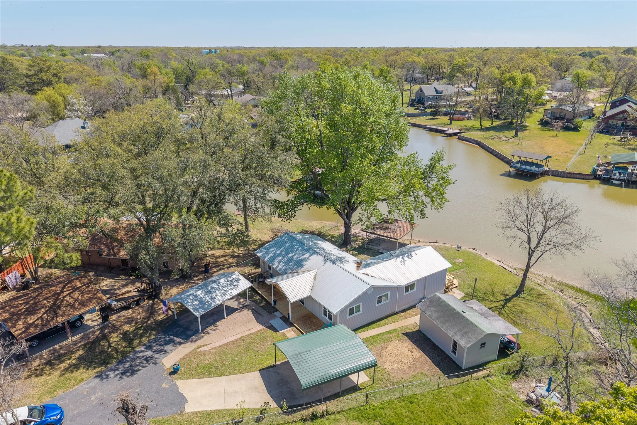 Single Family Residence For Sale in Henderson County , 117 Joy Lane, Gun Barrel City, Texas 75156, 3 Bedroom, 2 Bathroom, Garage spaces, 1,630 Sqft, built in 0, mls#21390175, Real Estate Agent in Gun Barrel City, Homes For Sale in Henderson county, Homes For Sale in Gun Barrel City, Realtor in Gun Barrel City Texas, Real Estate Brokerage Independent Realty Texas, Luminita Cordes Realtor
