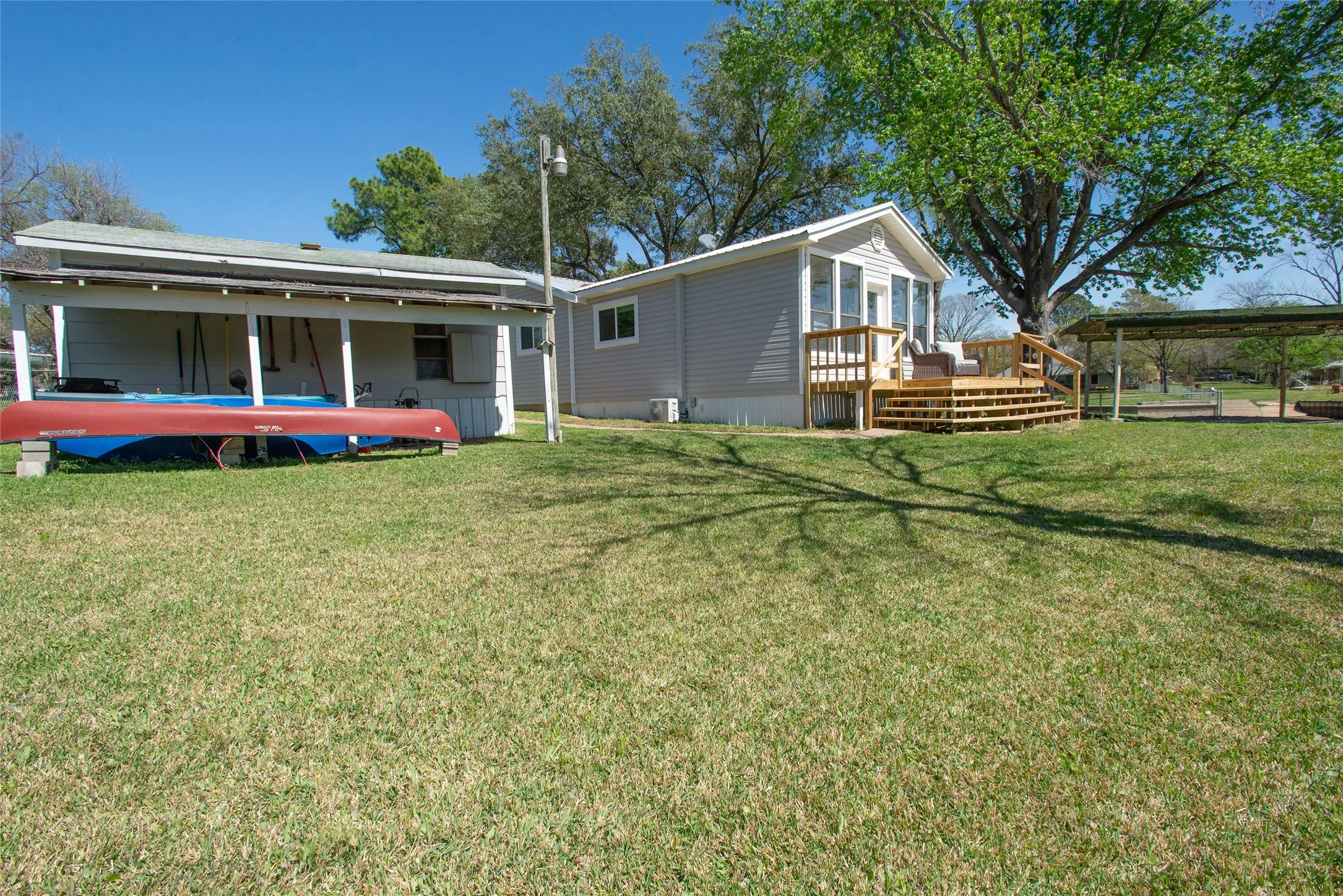 Single Family Residence For Sale in Henderson County , 117 Joy Lane, Gun Barrel City, Texas 75156, 3 Bedroom, 2 Bathroom, Garage spaces, 1,630 Sqft, built in 0, mls#21390175, Real Estate Agent in Gun Barrel City, Homes For Sale in Henderson county, Homes For Sale in Gun Barrel City, Realtor in Gun Barrel City Texas, Real Estate Brokerage Independent Realty Texas, Luminita Cordes Realtor