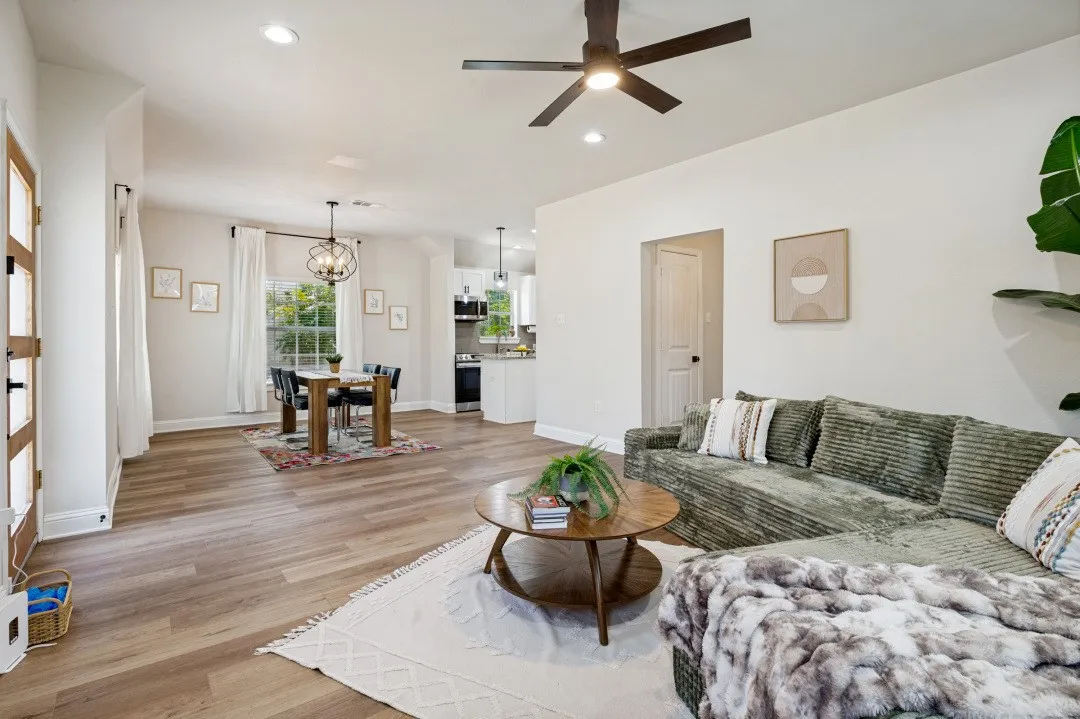 Single Family Residence For Rent in Dallas County , 2744 Catherine Street, Dallas, Texas 75211, 3 Bedroom, 3 Bathroom, Garage spaces, 1,565 Sqft, built in 1927, mls#21387454, Real Estate Agent in Dallas, Homes For Rent in Dallas county, Homes For Rent in Dallas, Realtor in Dallas Texas, Real Estate Brokerage Independent Realty Texas, Luminita Cordes Realtor