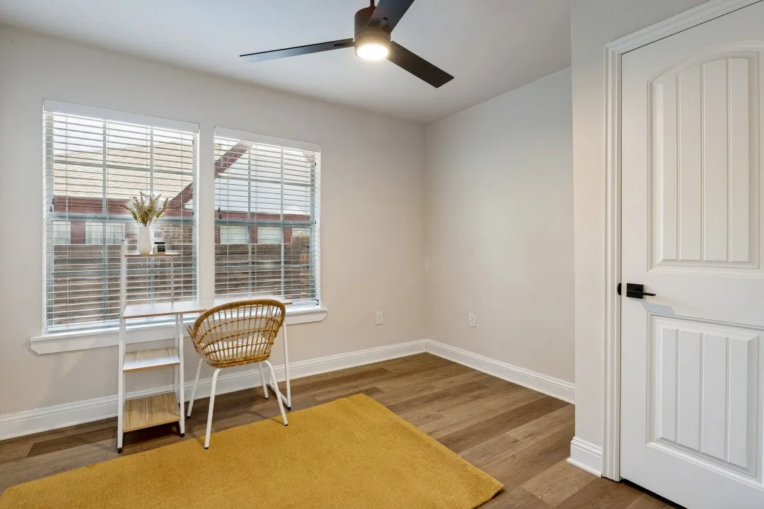 Single Family Residence For Rent in Dallas County , 2744 Catherine Street, Dallas, Texas 75211, 3 Bedroom, 3 Bathroom, Garage spaces, 1,565 Sqft, built in 1927, mls#21387454, Real Estate Agent in Dallas, Homes For Rent in Dallas county, Homes For Rent in Dallas, Realtor in Dallas Texas, Real Estate Brokerage Independent Realty Texas, Luminita Cordes Realtor