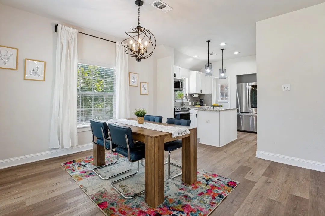 Single Family Residence For Rent in Dallas County , 2744 Catherine Street, Dallas, Texas 75211, 3 Bedroom, 3 Bathroom, Garage spaces, 1,565 Sqft, built in 1927, mls#21387454, Real Estate Agent in Dallas, Homes For Rent in Dallas county, Homes For Rent in Dallas, Realtor in Dallas Texas, Real Estate Brokerage Independent Realty Texas, Luminita Cordes Realtor