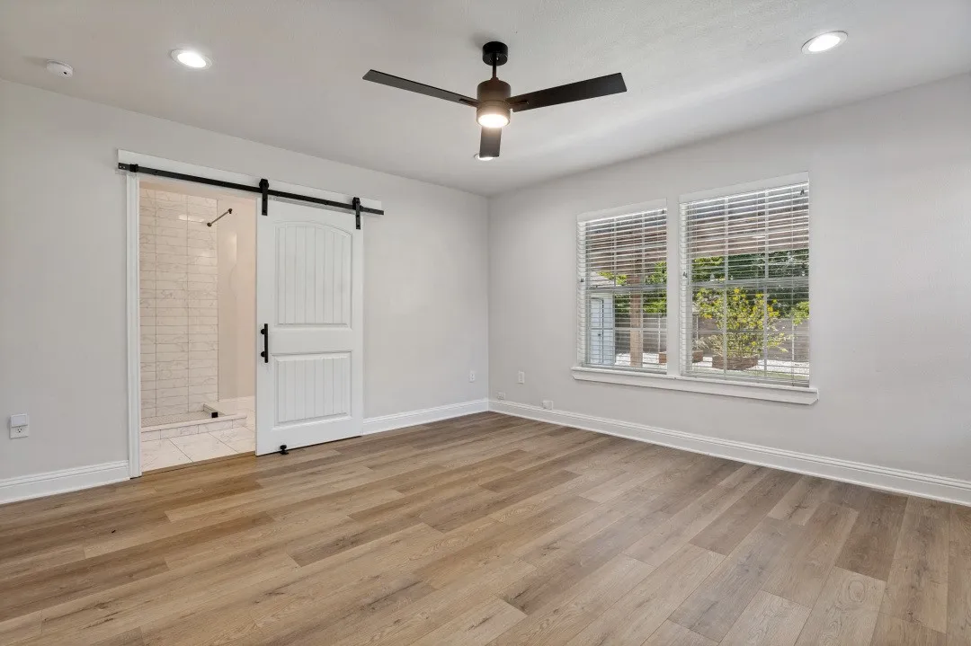 Single Family Residence For Rent in Dallas County , 2744 Catherine Street, Dallas, Texas 75211, 3 Bedroom, 3 Bathroom, Garage spaces, 1,565 Sqft, built in 1927, mls#21387454, Real Estate Agent in Dallas, Homes For Rent in Dallas county, Homes For Rent in Dallas, Realtor in Dallas Texas, Real Estate Brokerage Independent Realty Texas, Luminita Cordes Realtor