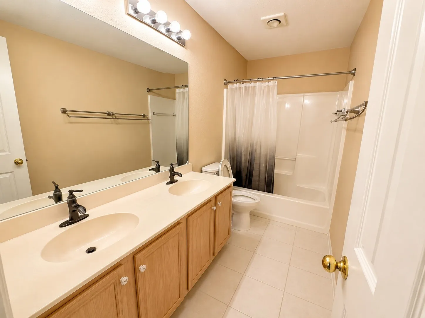 Single Family Residence For Rent in Collin County , 1818 Lake Texoma Circle, Allen, Texas 75002, 5 Bedroom, 4 Bathroom, 2 Garage spaces, 3,023 Sqft, built in 2002, mls#21388920, Real Estate Agent in Allen, Homes For Rent in Collin county, Homes For Rent in Allen, Realtor in Allen Texas, Real Estate Brokerage Independent Realty Texas, Luminita Cordes Realtor