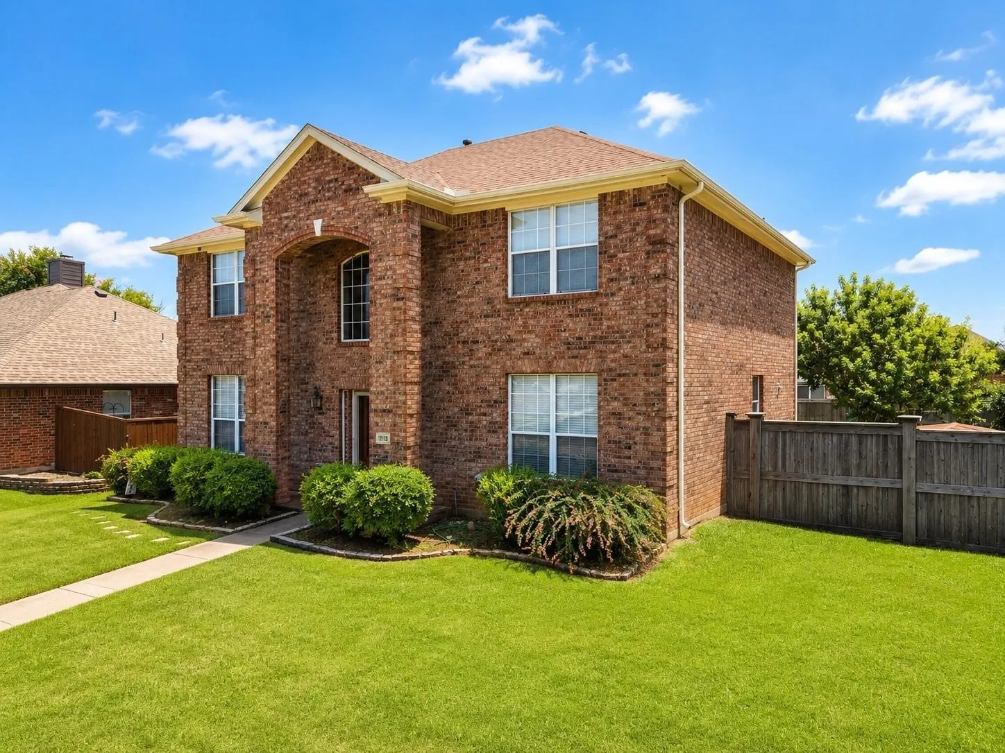 Single Family Residence For Rent in Collin County , 1818 Lake Texoma Circle, Allen, Texas 75002, 5 Bedroom, 4 Bathroom, 2 Garage spaces, 3,023 Sqft, built in 2002, mls#21388920, Real Estate Agent in Allen, Homes For Rent in Collin county, Homes For Rent in Allen, Realtor in Allen Texas, Real Estate Brokerage Independent Realty Texas, Luminita Cordes Realtor
